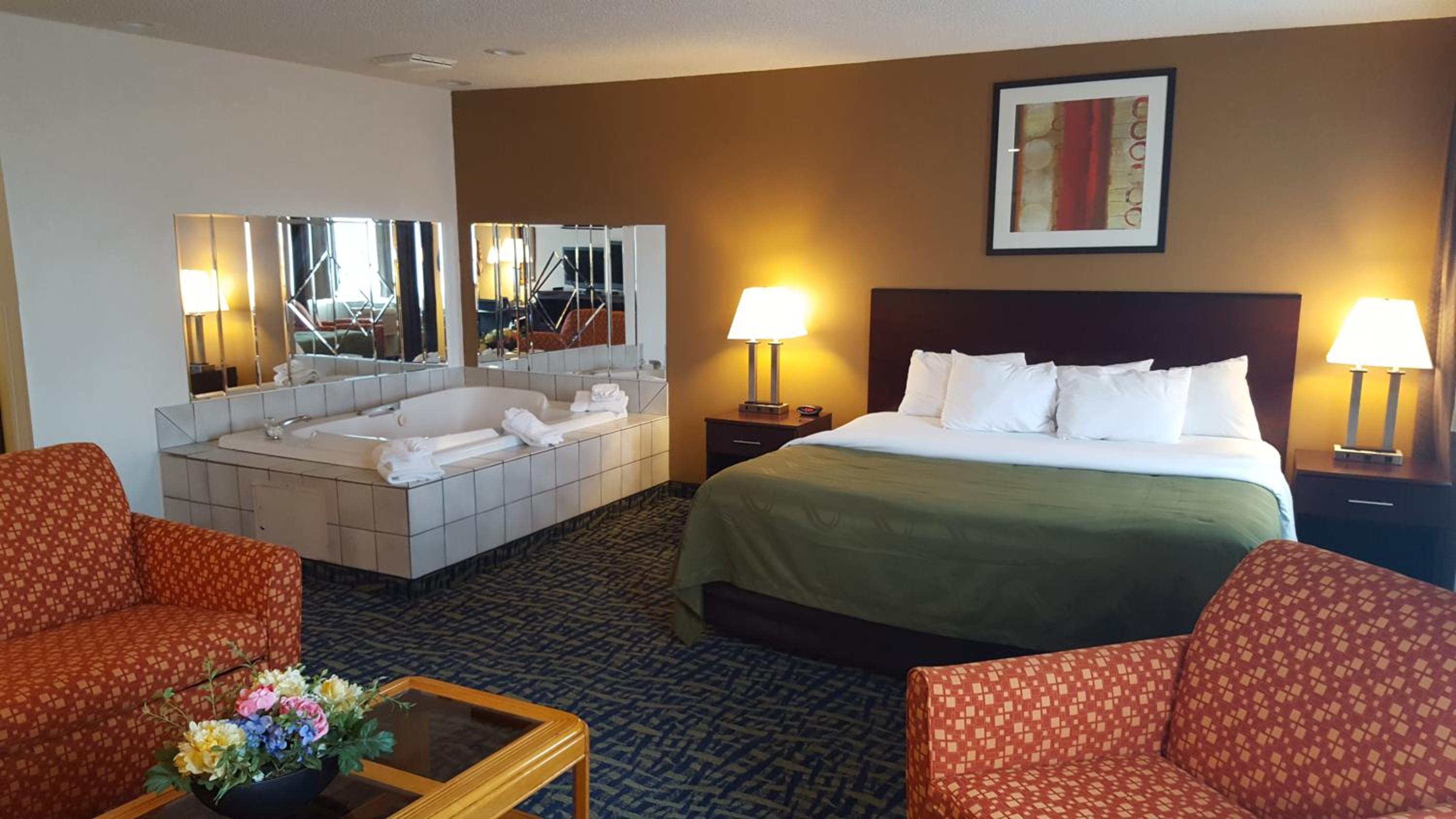 King Room - Non-Smoking - Photo 5