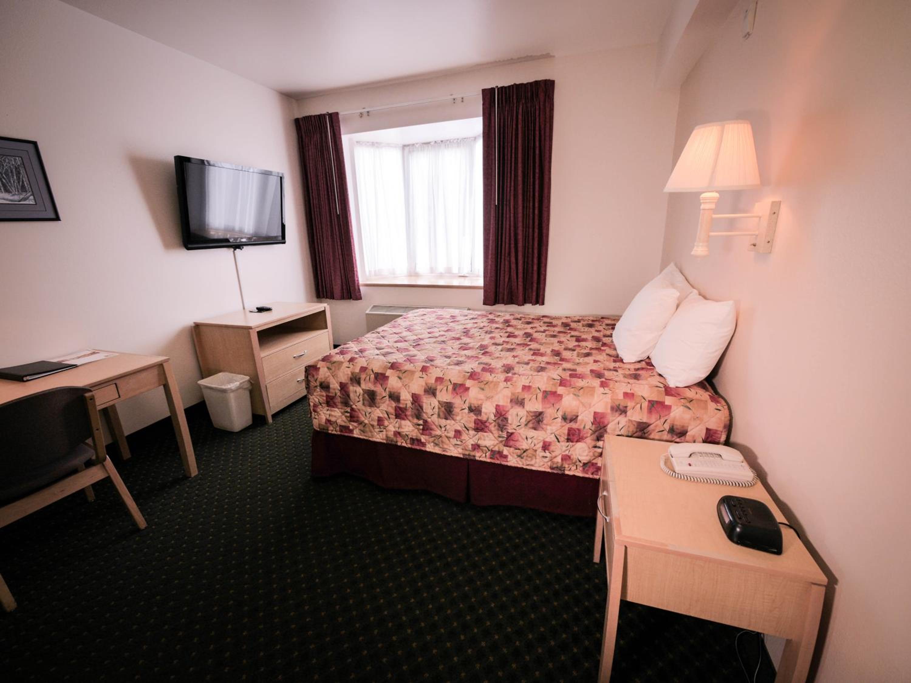 Deluxe Queen Room - Photo 2