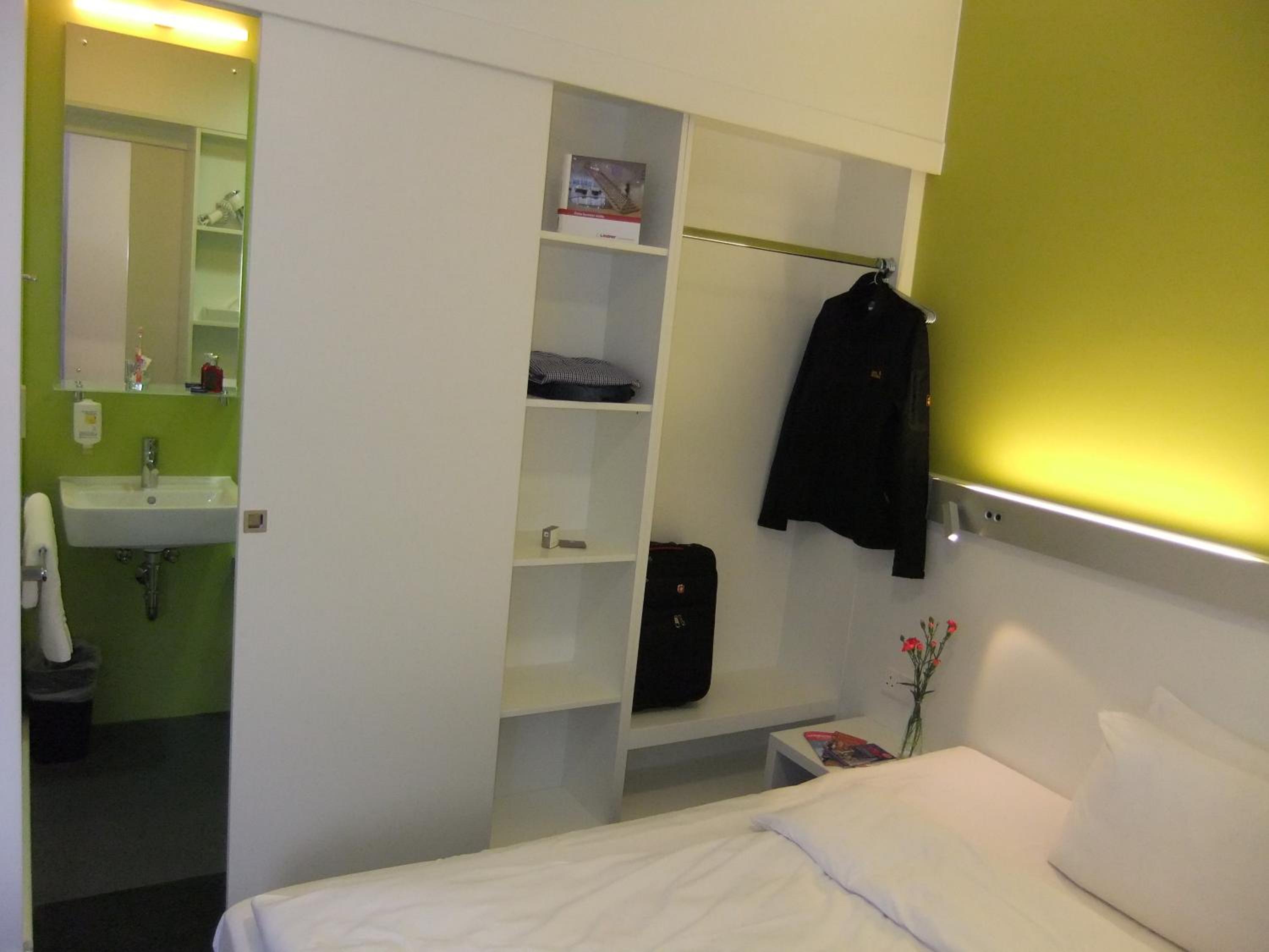 King Room with One King Bed - Photo 4