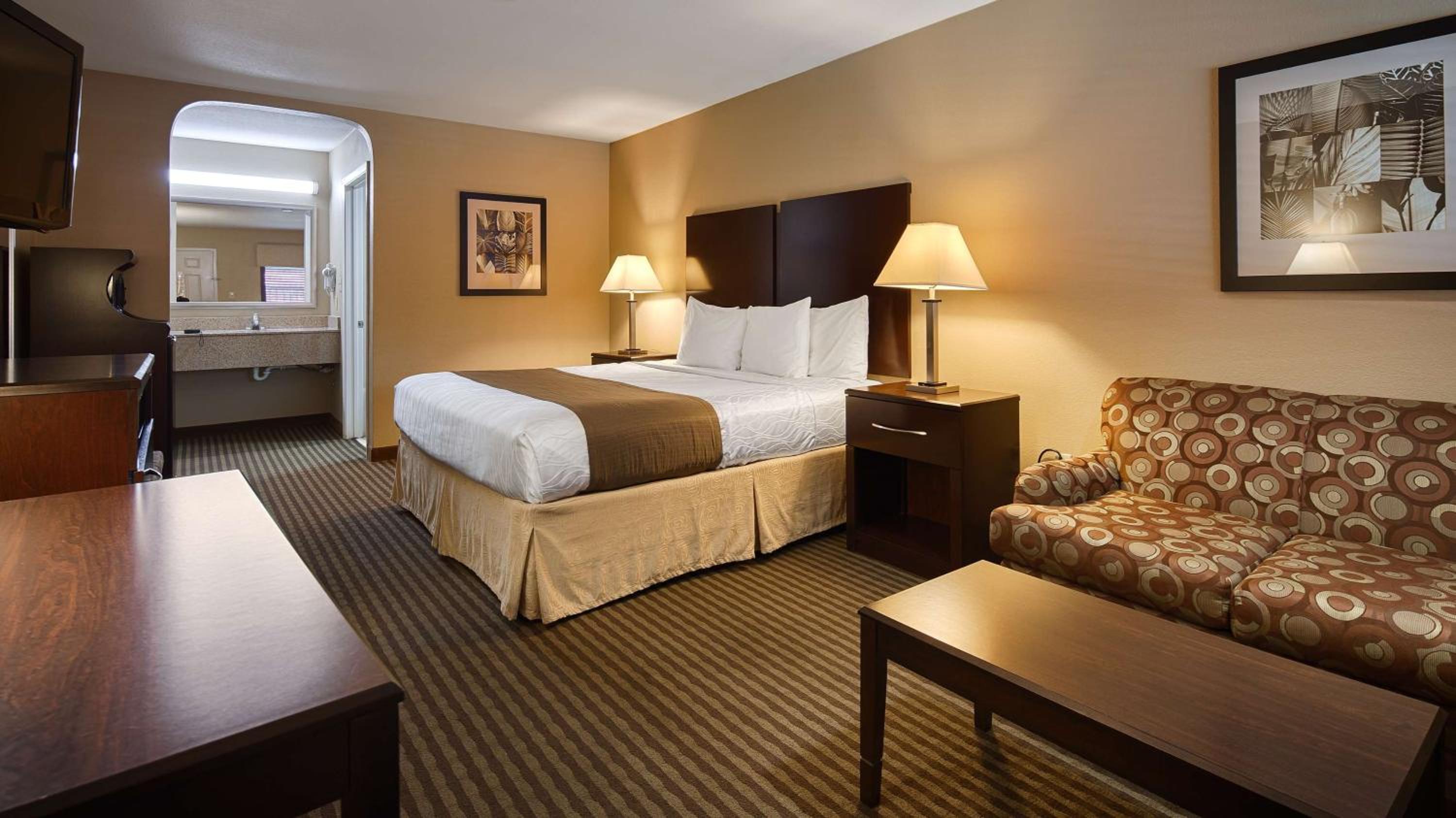 King Room - Non Smoking - Photo 1