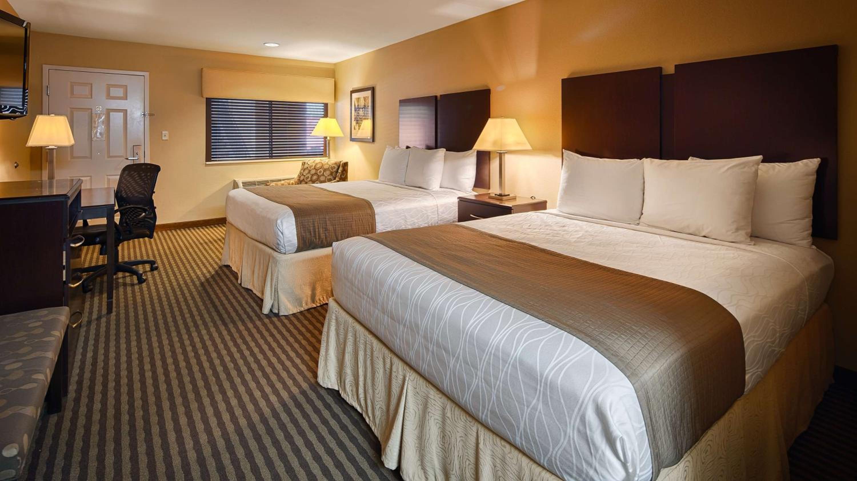 Queen Room with Two Queen Beds and Sofa Bed - Non-Smoking - Photo 1