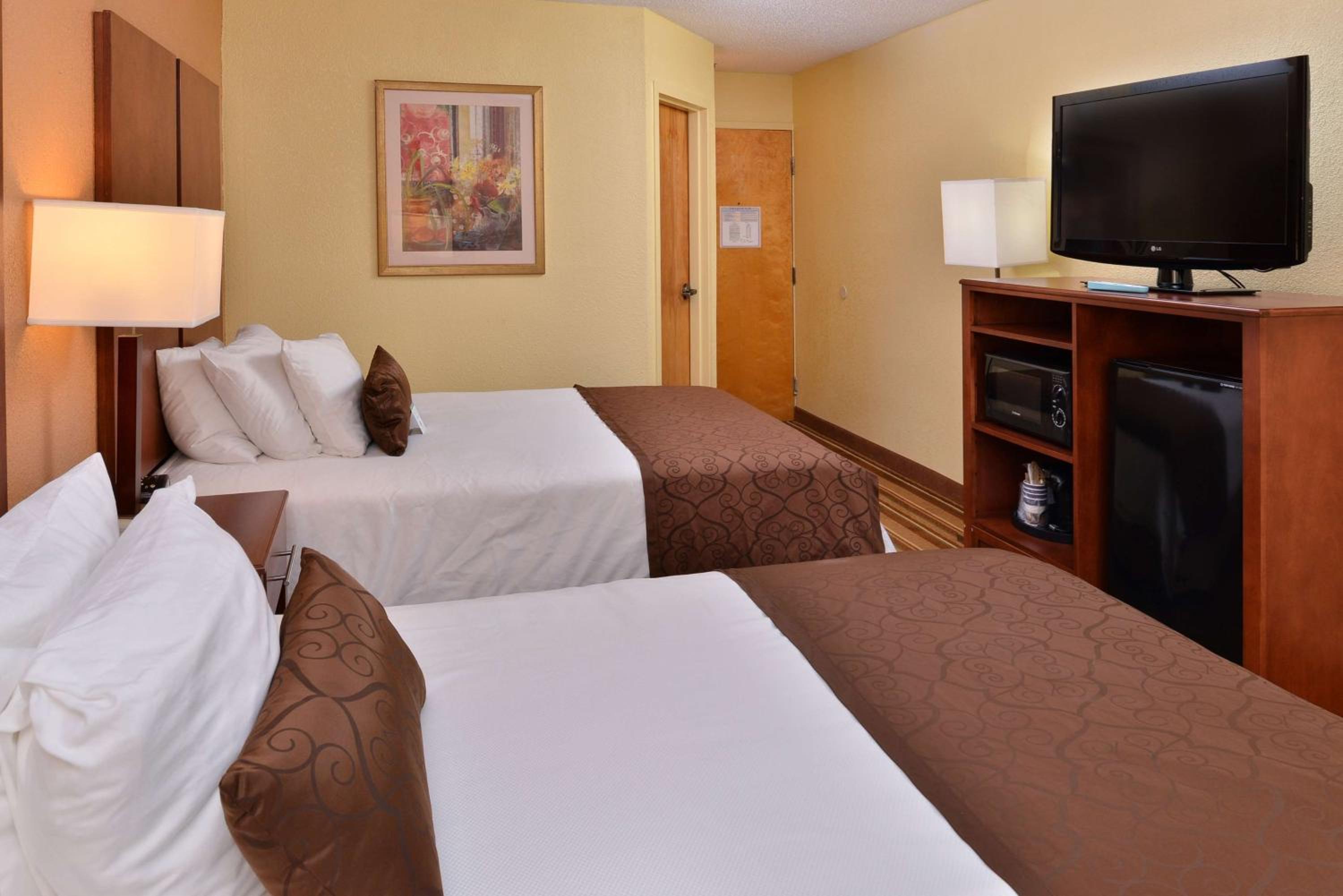 Double Room with Two Double Beds - Non-Smoking - Photo 2