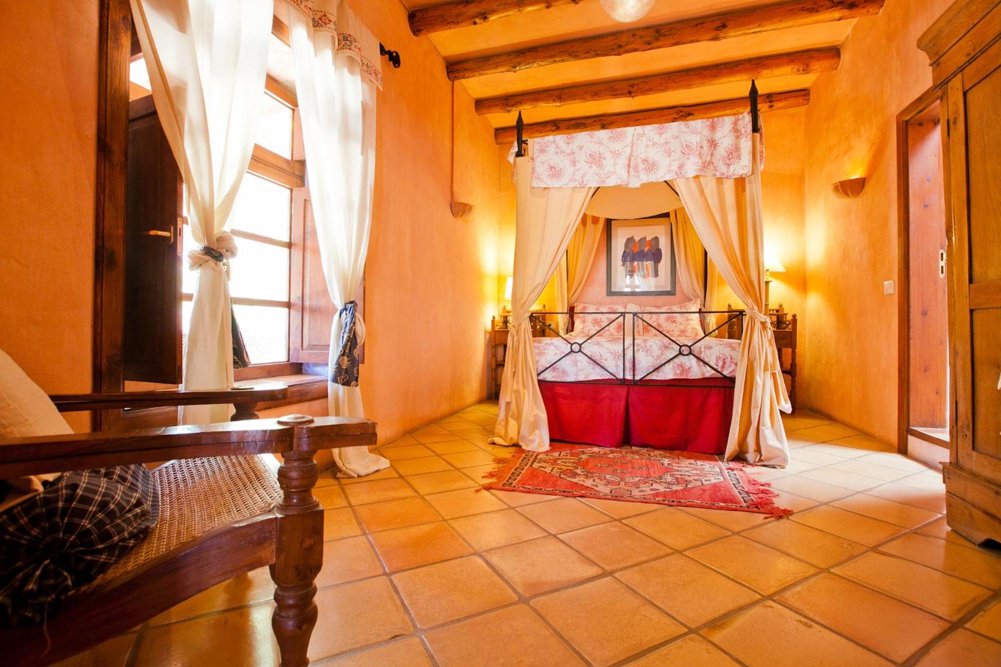 One-Bedroom Cottage with Terrace (4 Adults) photo 3