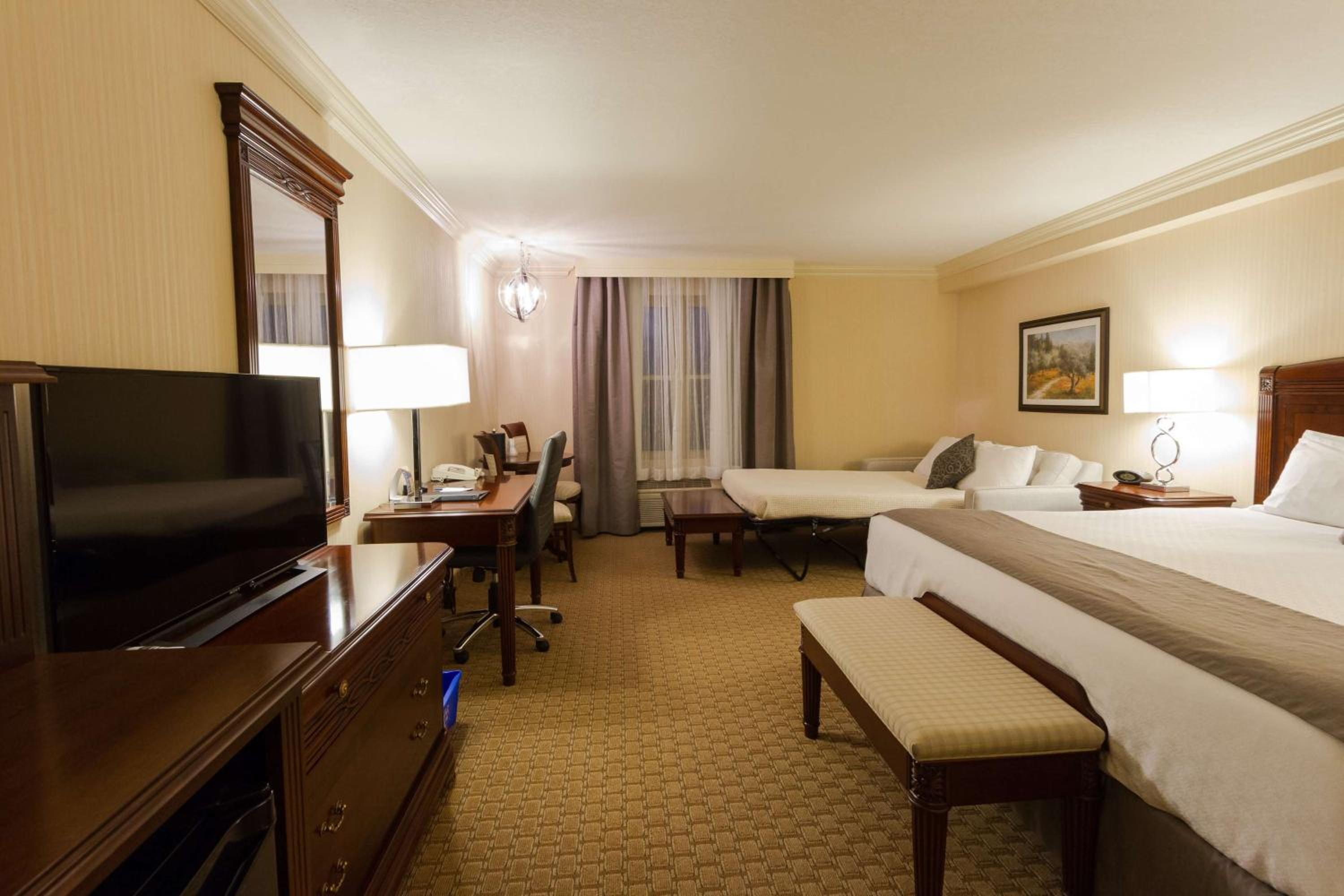 King Room with Sofa Bed - Non-Smoking