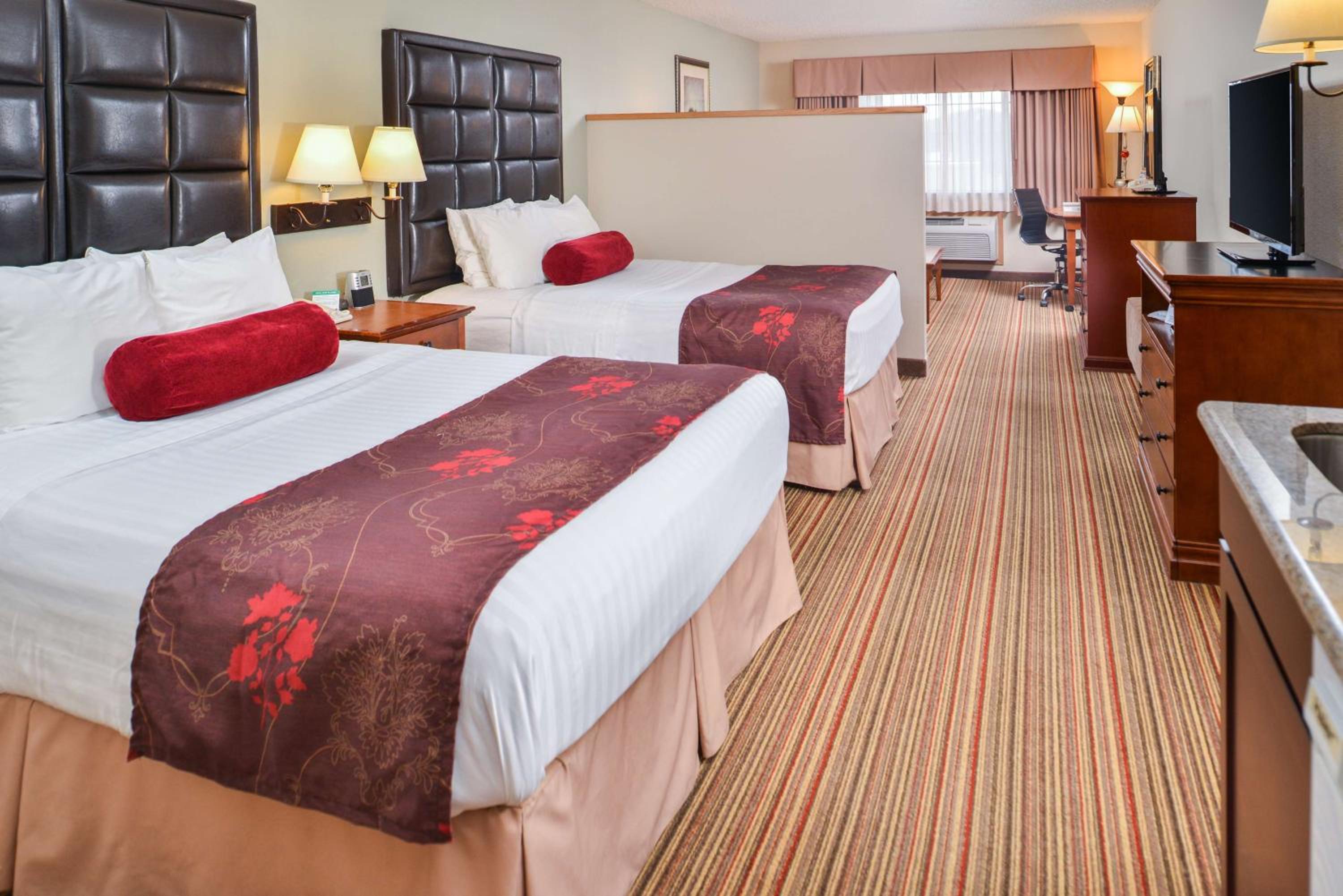 Junior Suite with Two Queen Beds - Non-Smoking - Photo 1