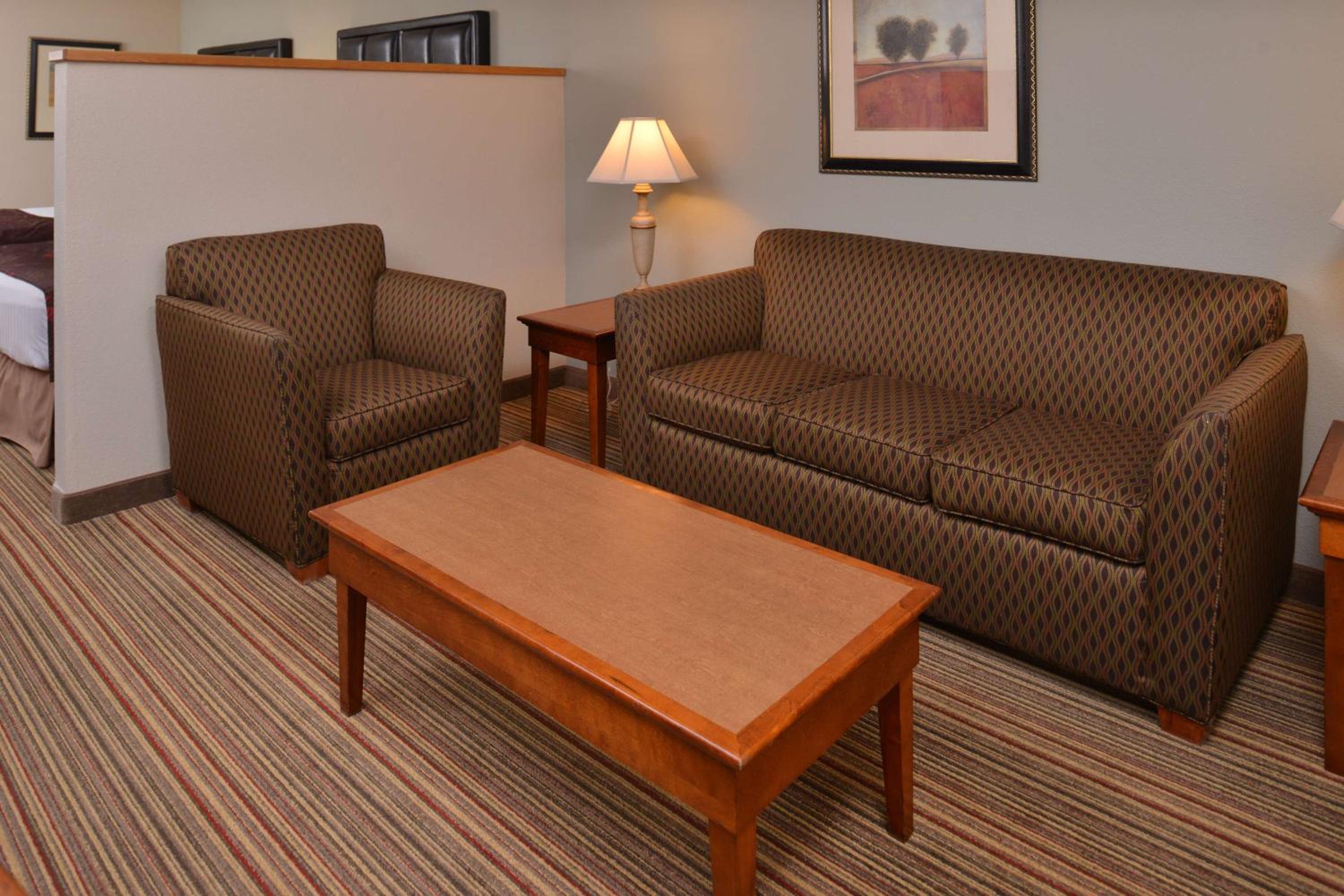 Junior Suite with Two Queen Beds - Non-Smoking - Photo 6