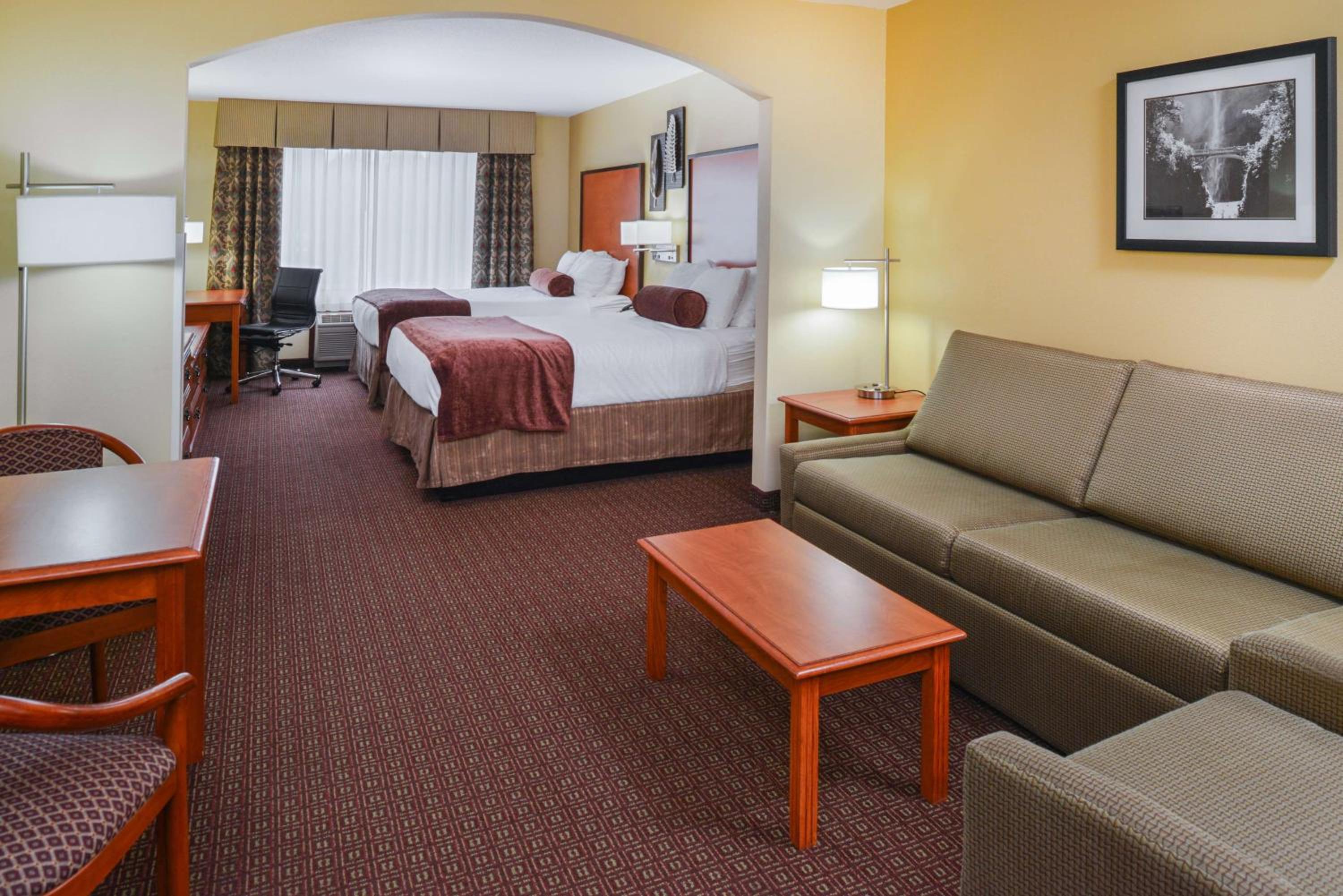 Suite with Two Queen Beds and Sofa Bed - Non-Smoking - Photo 1