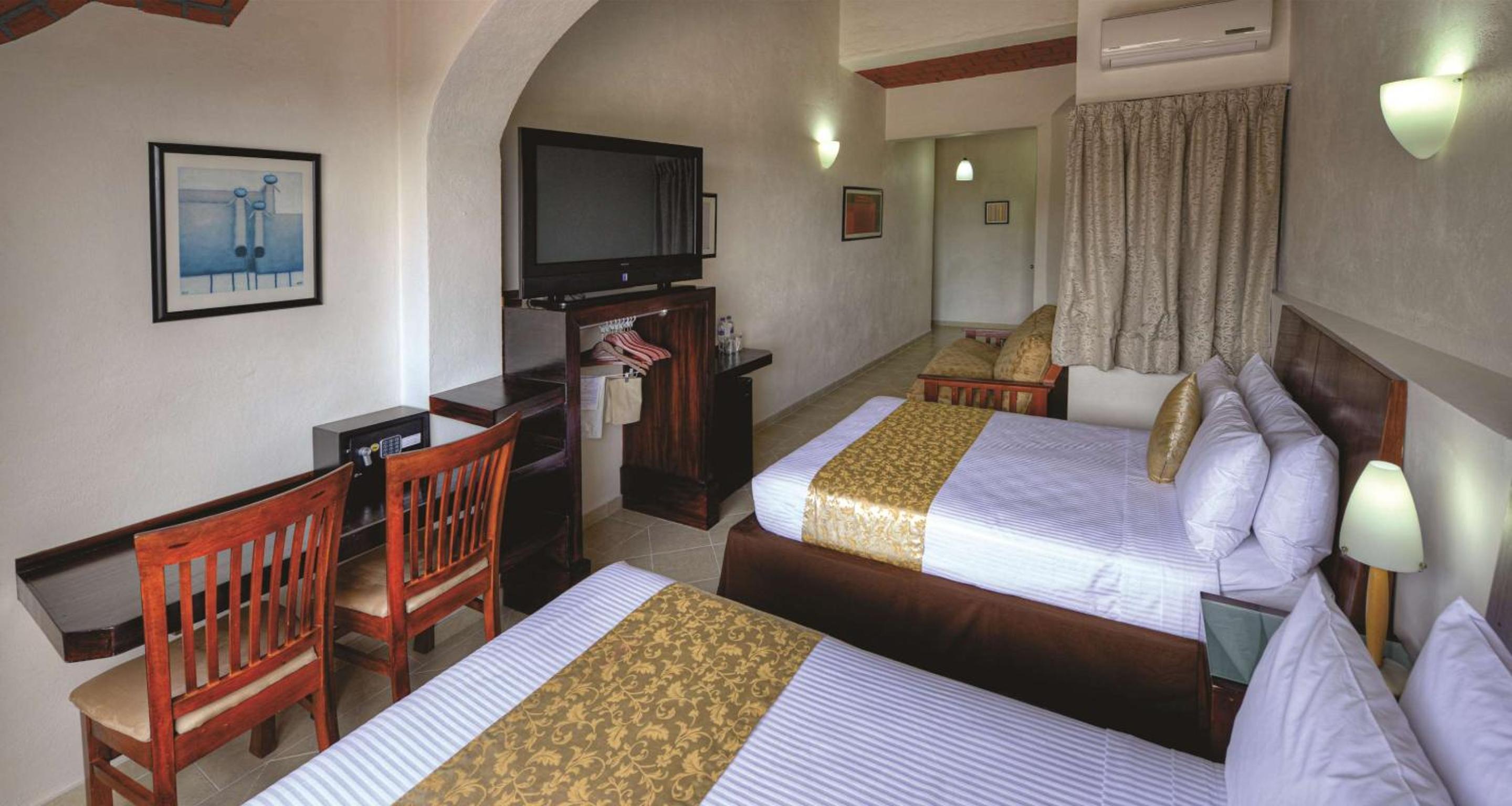 Suite with Two Double Beds - Non-Smoking