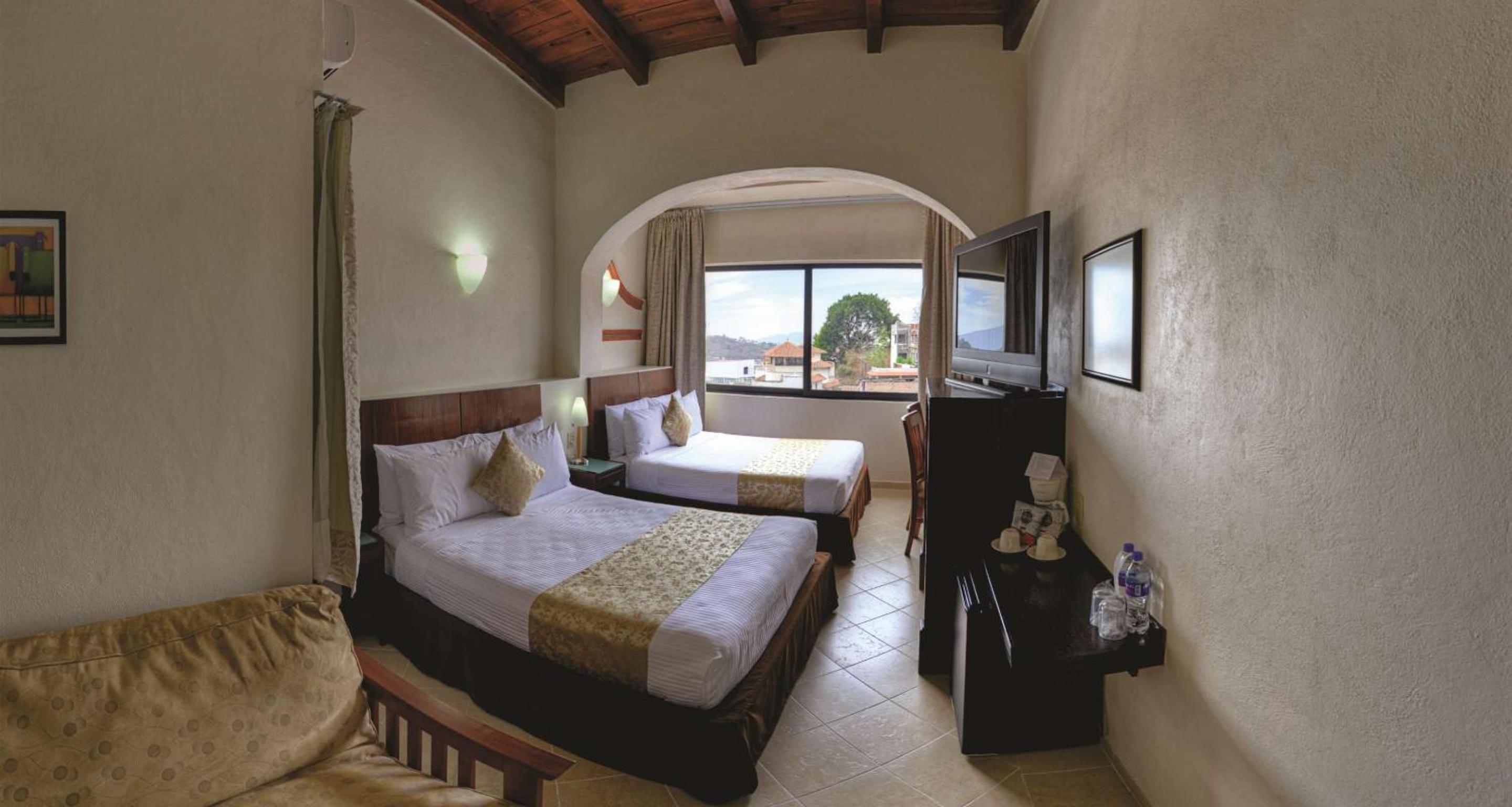 Suite with Two Double Beds - Non-Smoking photo 2
