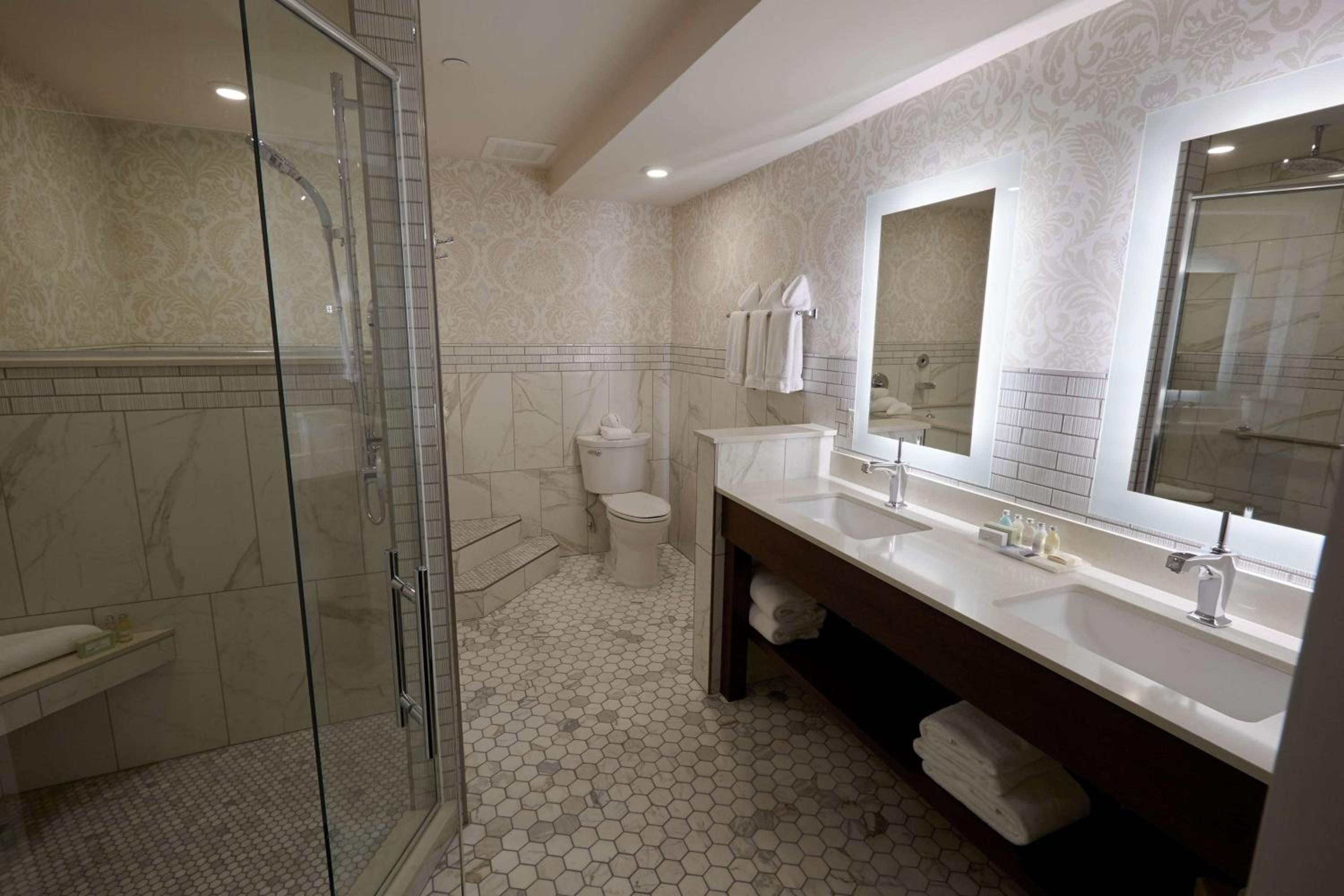 Signature Suite photo 2