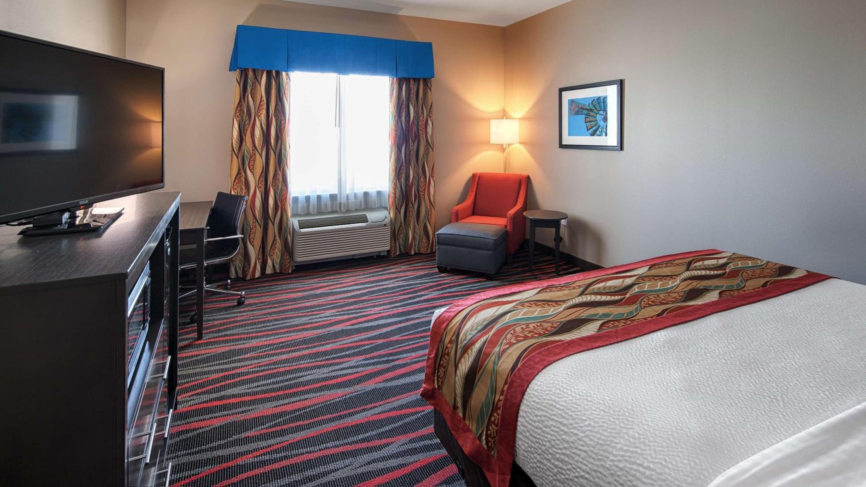 King Room with Bath Tub - Disability Access/Non-Smoking photo 2