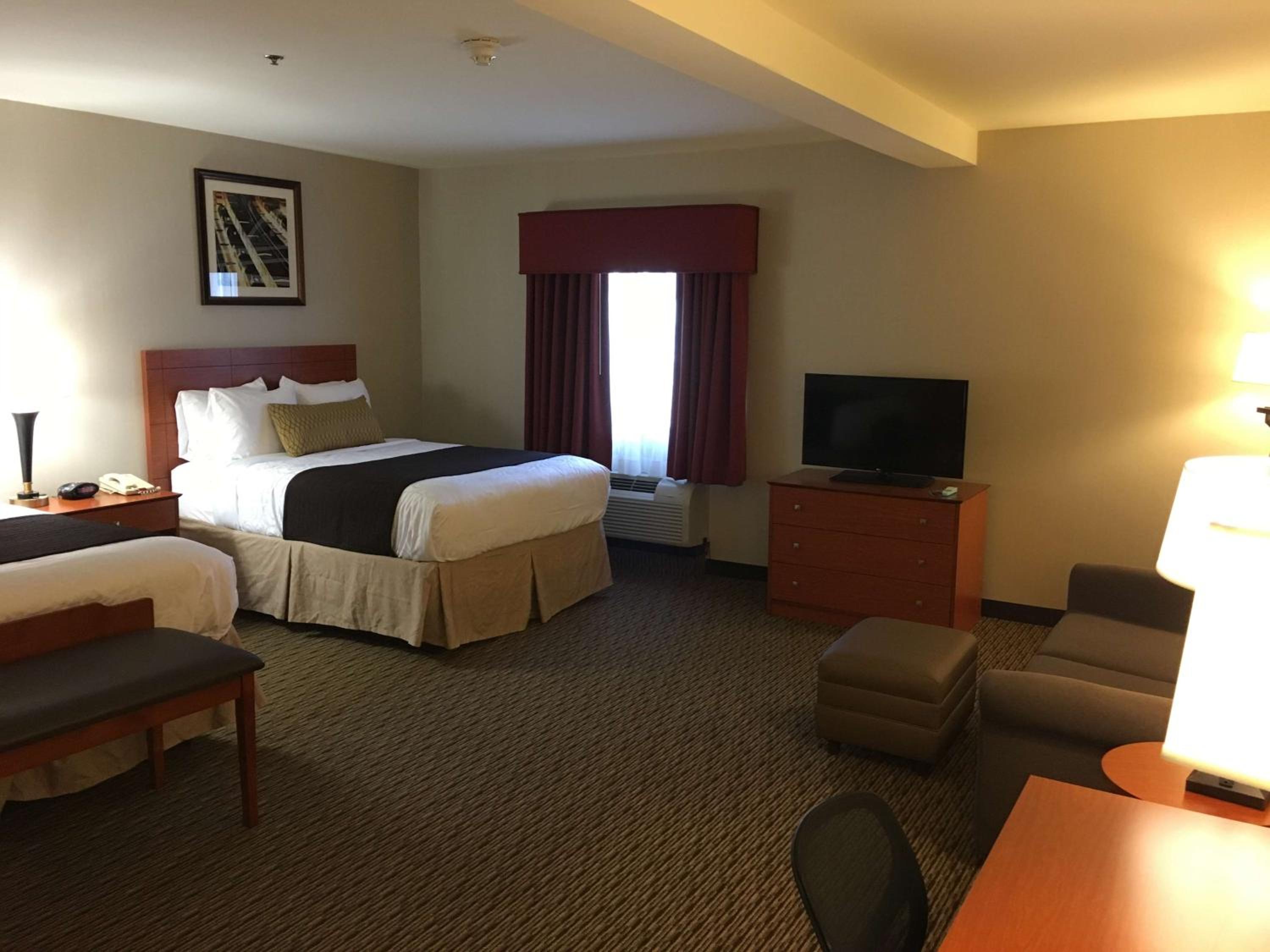 Deluxe Queen Room with two Queen Bed - Non Smoking - Photo 1