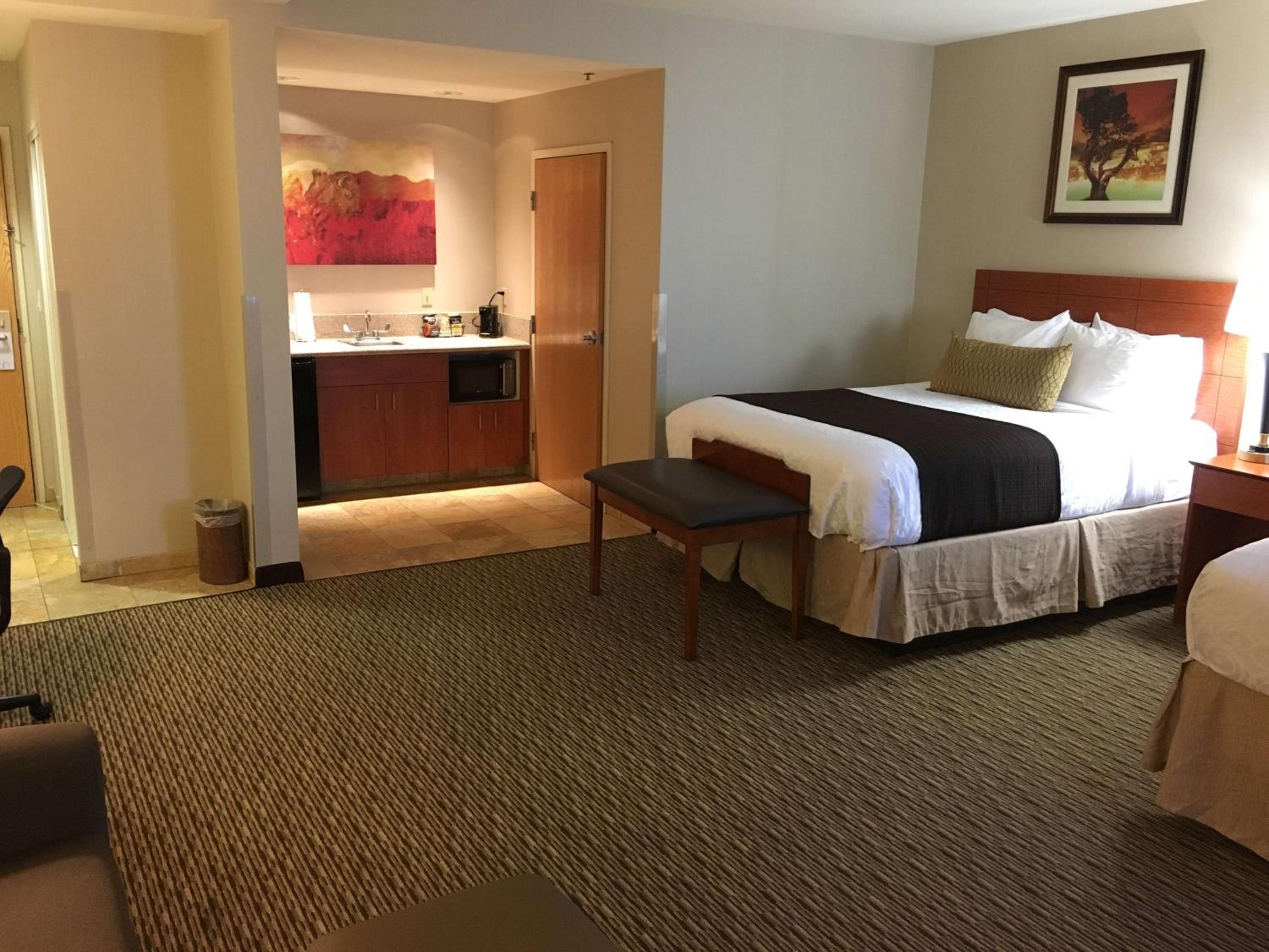 Deluxe Queen Room with two Queen Bed - Non Smoking - Photo 4