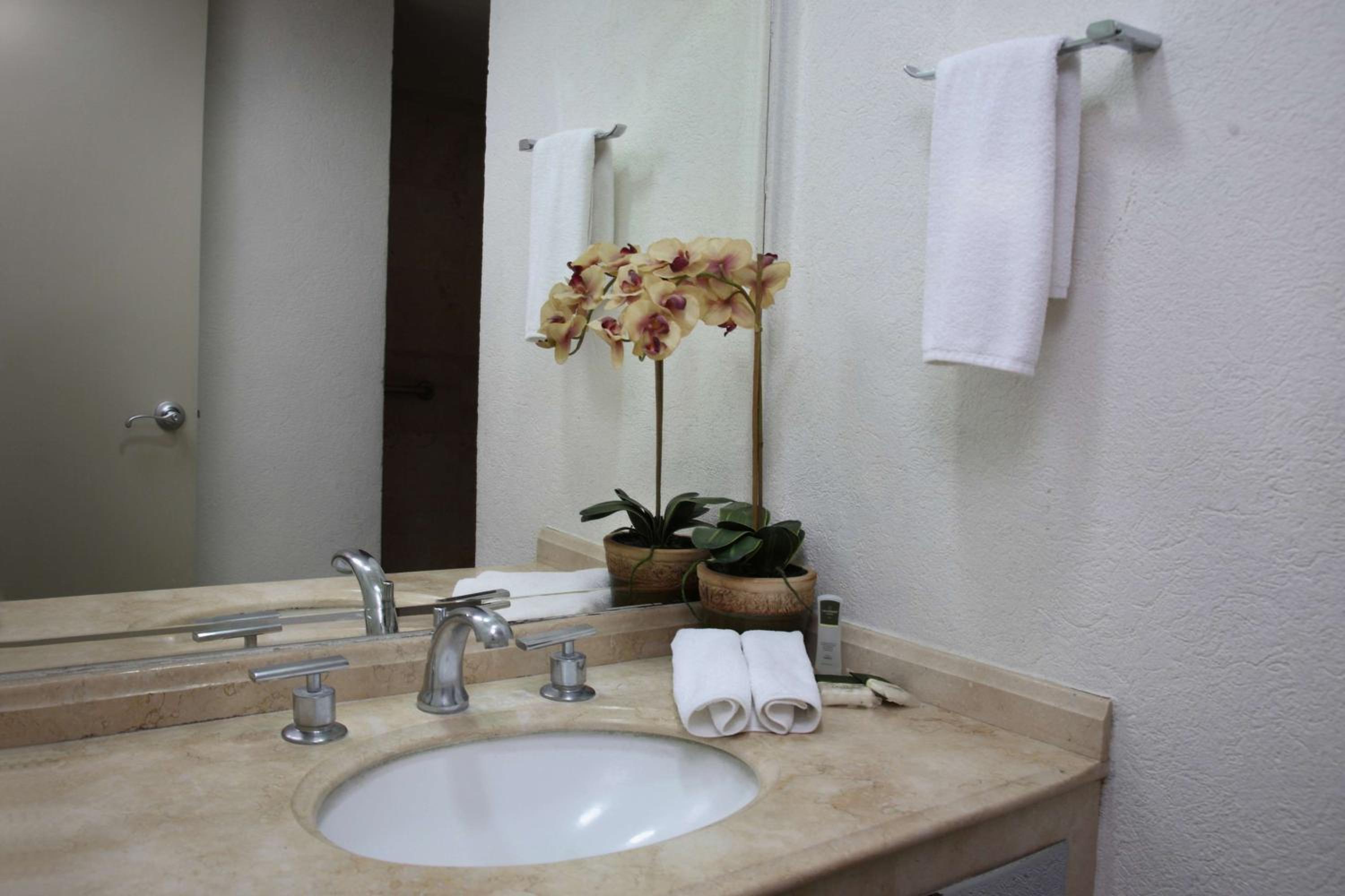 Standard Double Room - Photo 7