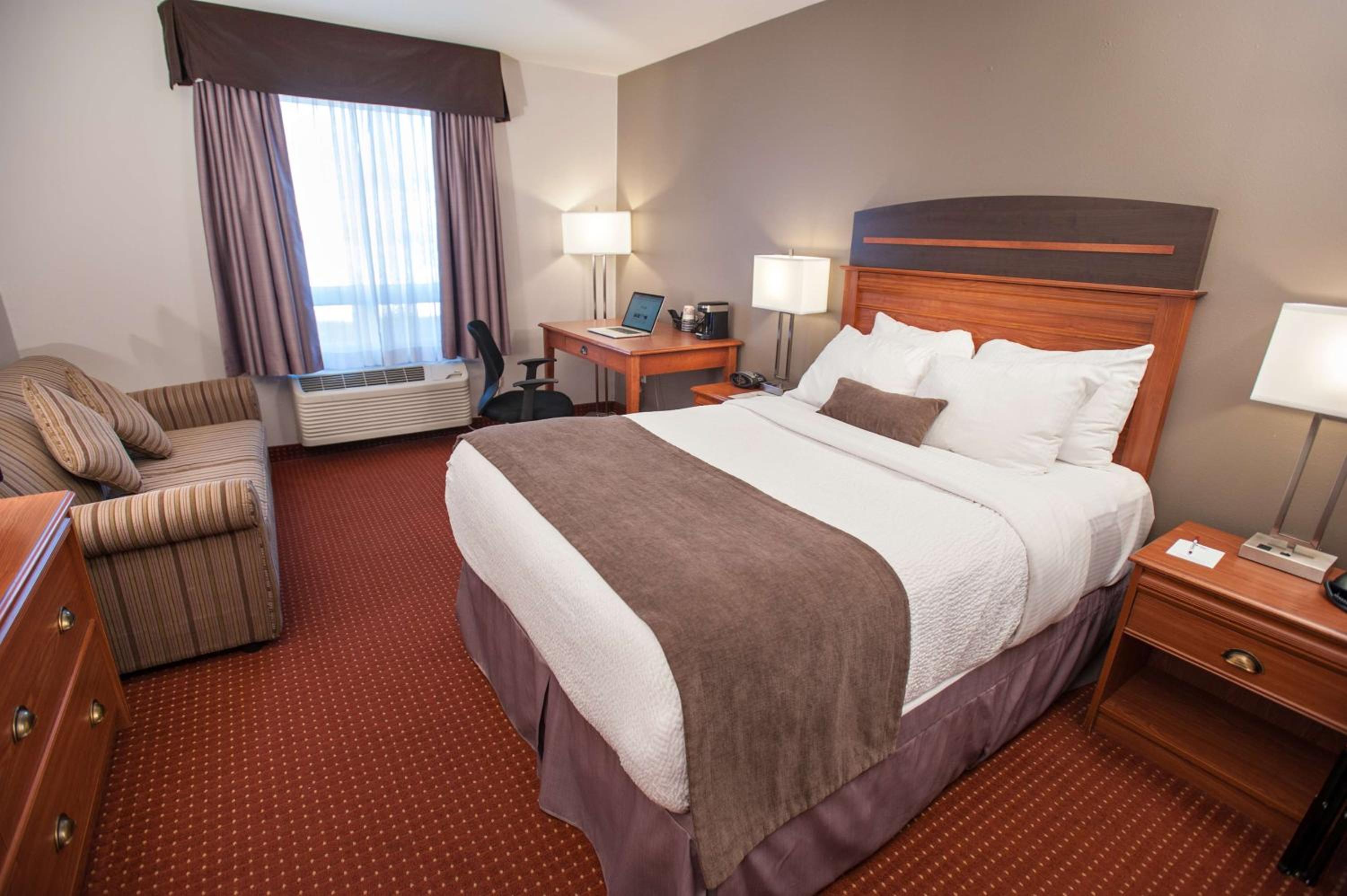 Double Room with Roll-in Shower and Sofa Bed - Disability Access/Non-Smoking photo 2