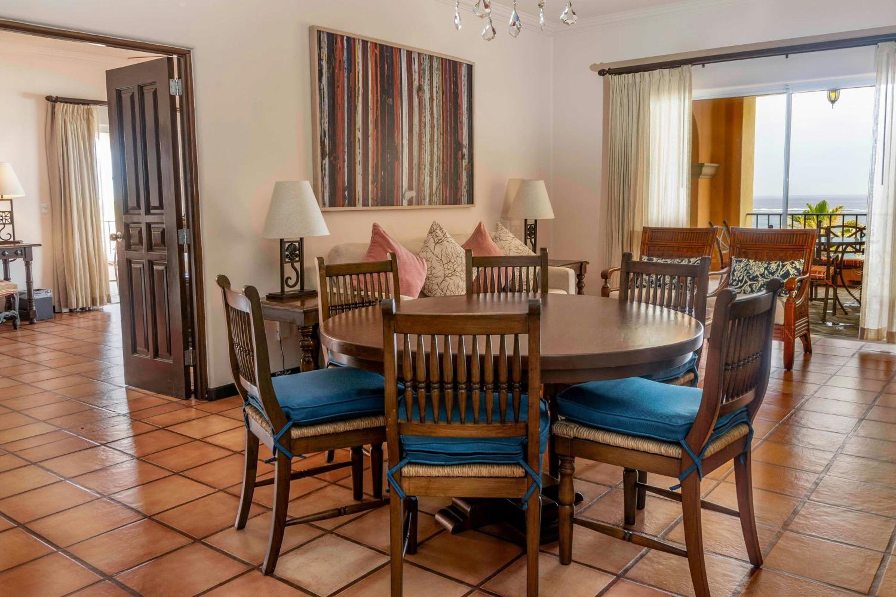 Arcos One-Bedroom King Suite with Sofa Bed and Ocean View thumbnail 5