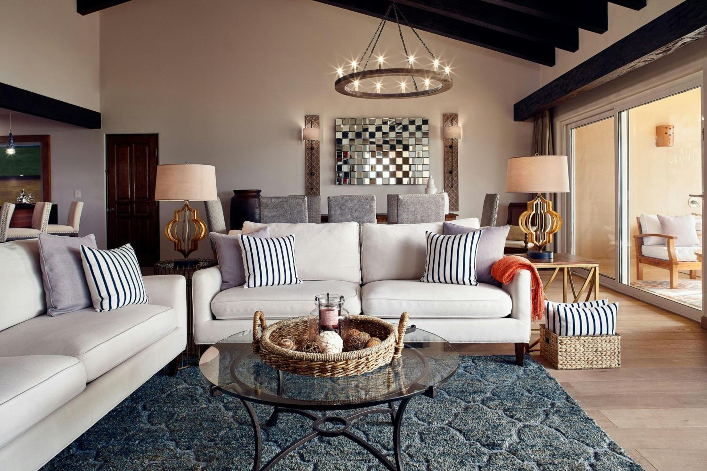 Patron One-Bedroom King Suite with Sofa Bed and Oceanfront