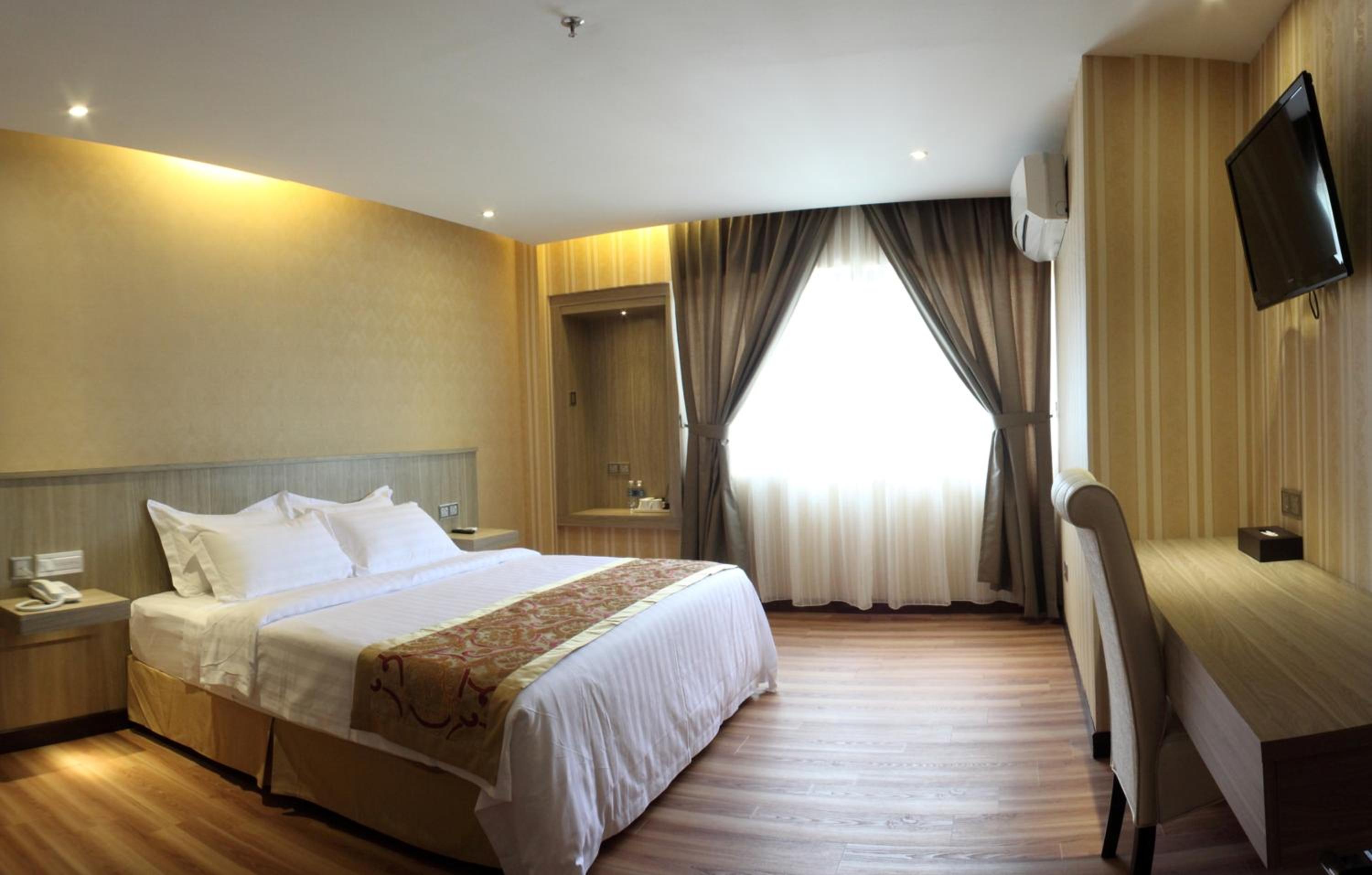 Standard Queen Room photo 2