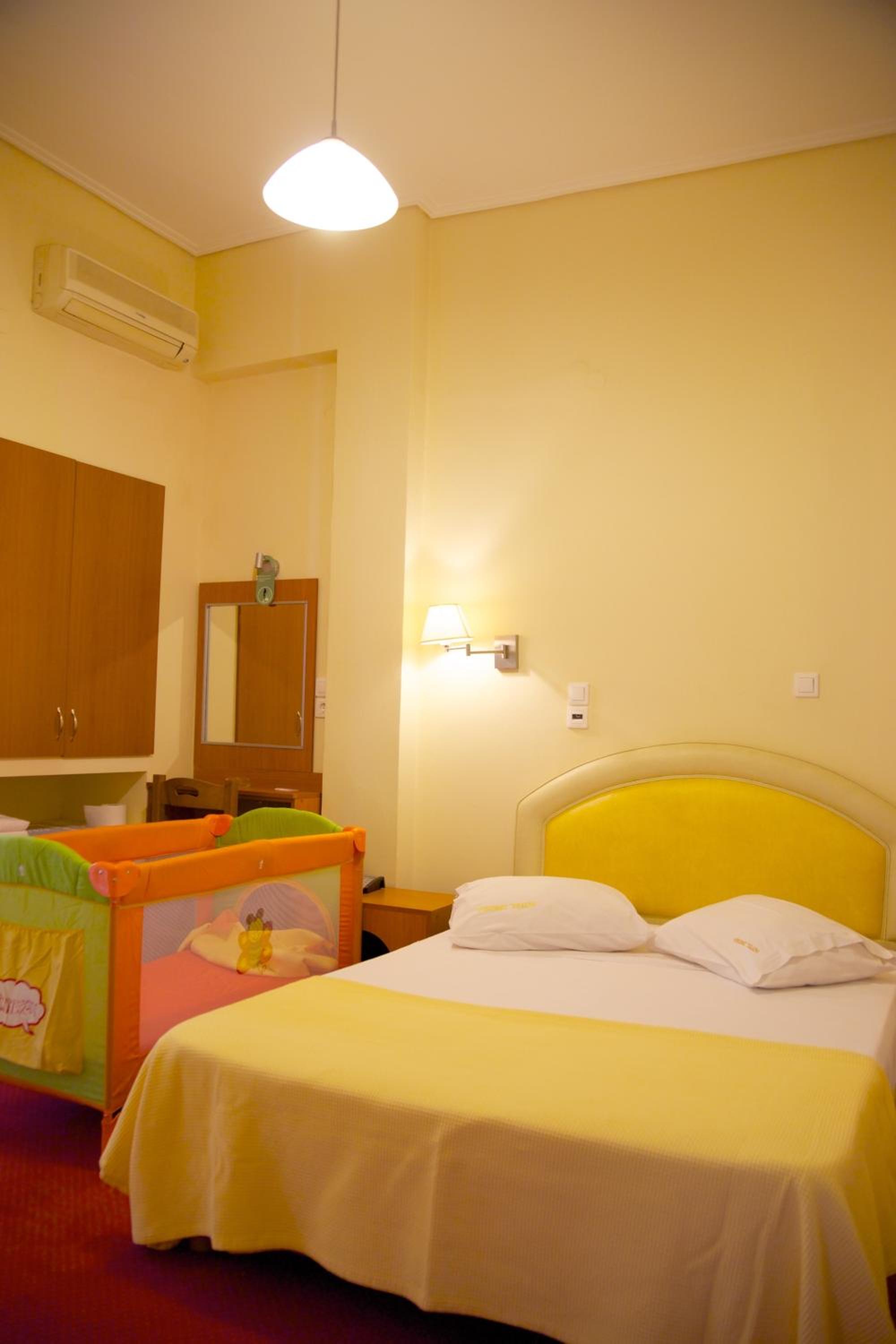 Double or Twin Room - Photo 15