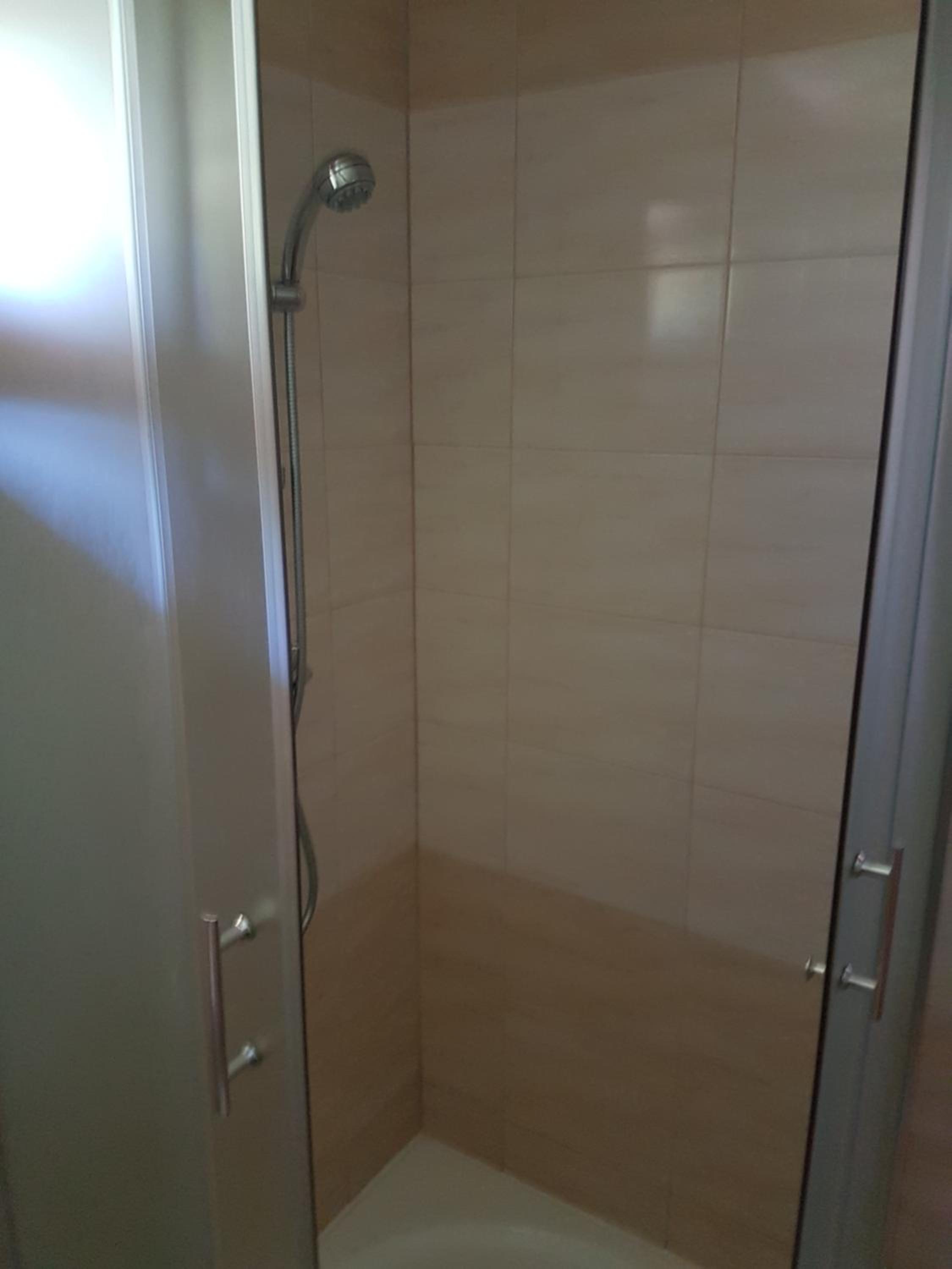 Standard Double or Twin Room - Photo 8