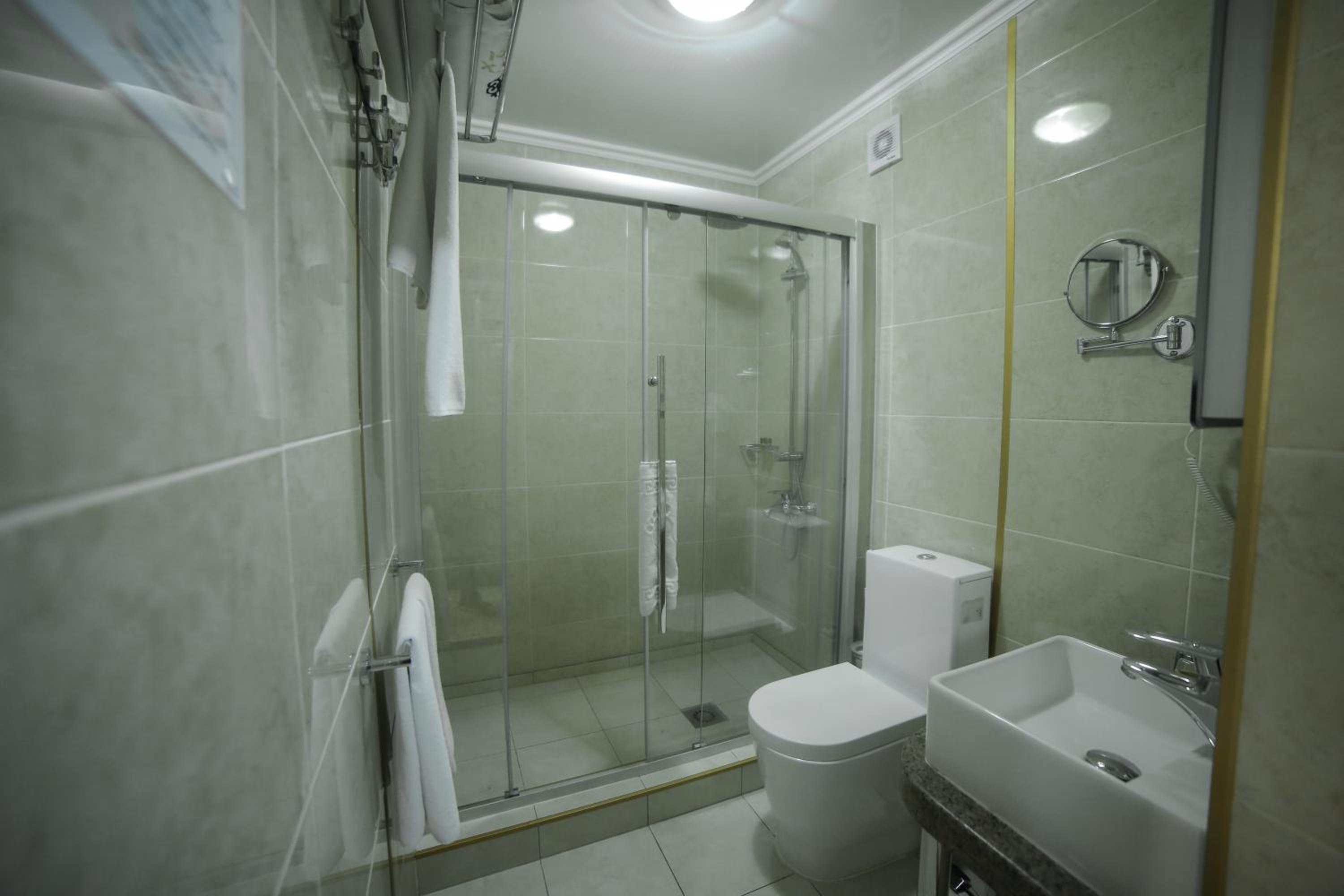Large Twin Room photo 2