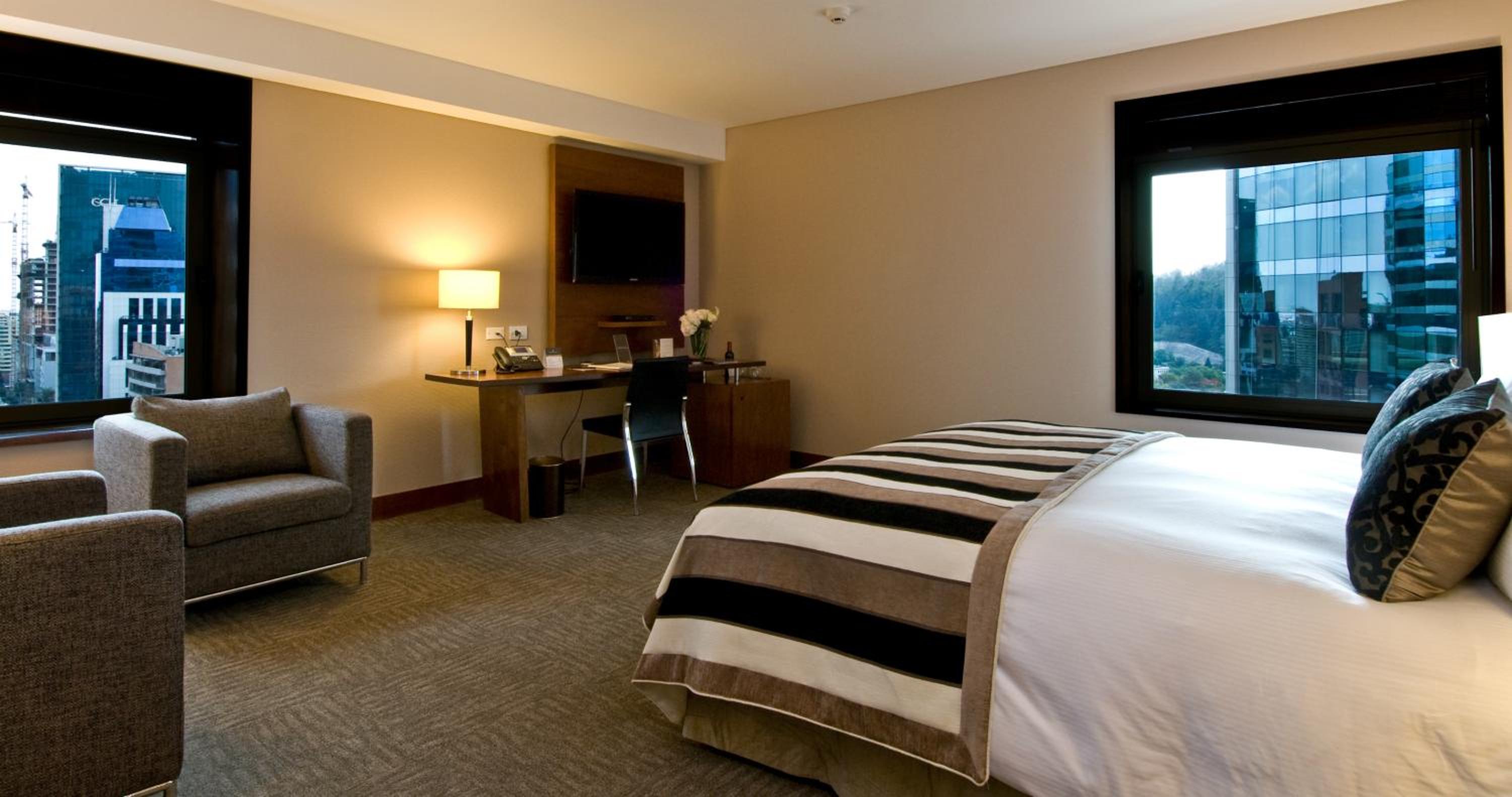 Premium King Room - Club Lounge Access - Photo 1
