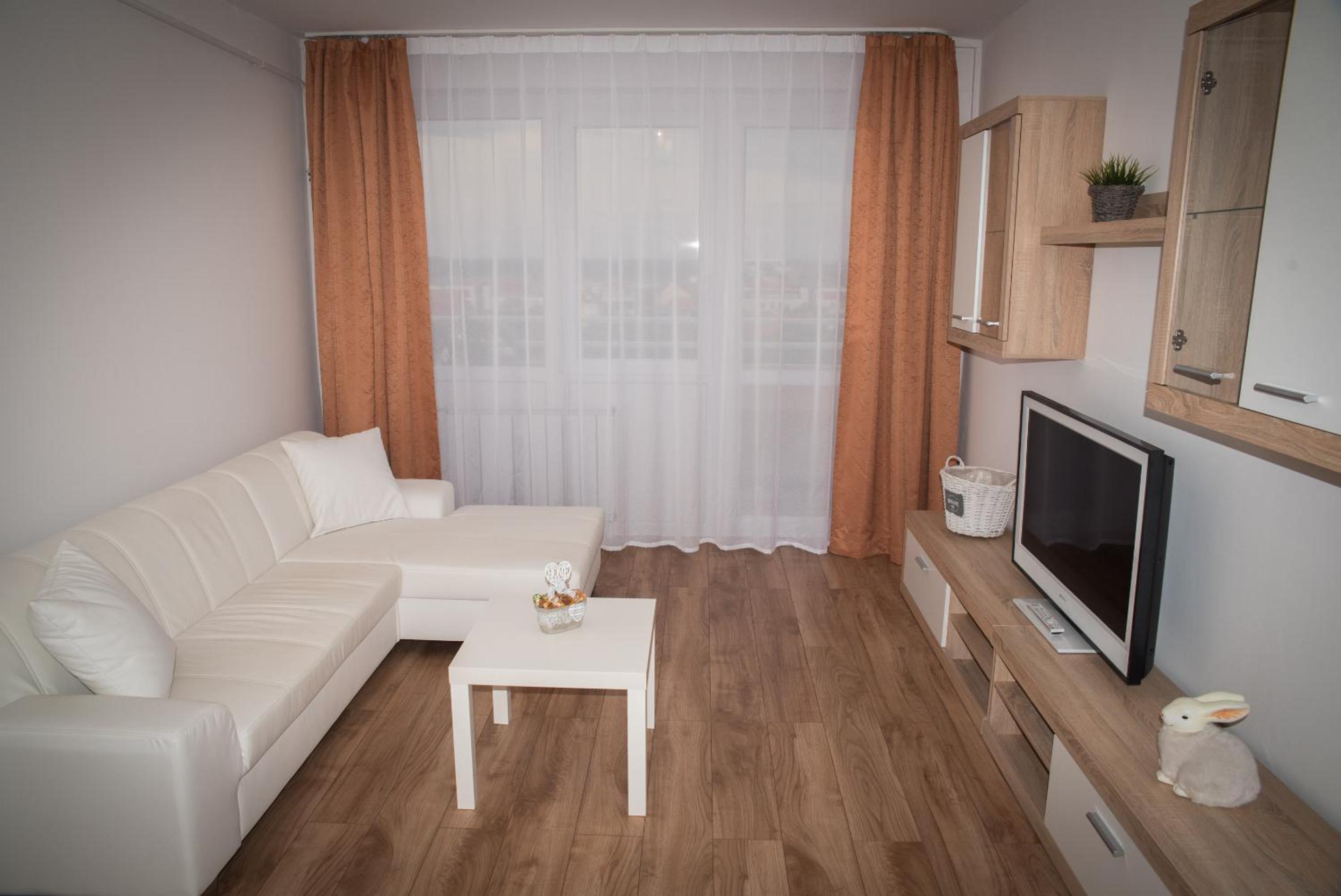 Apartment with Balcony photo 1