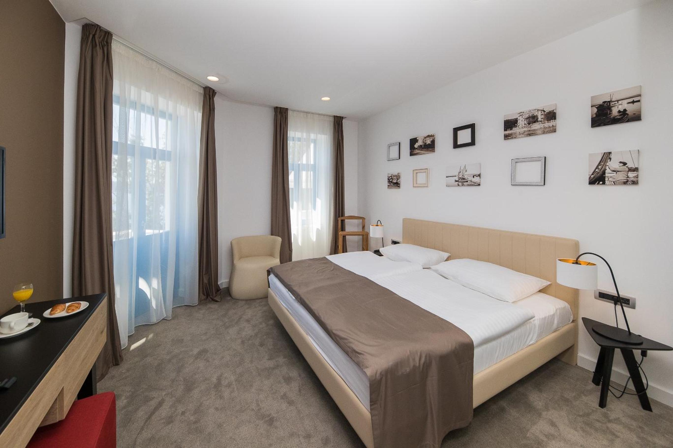New Year'S Package In Premium Suite With New Year'S Dinner Included