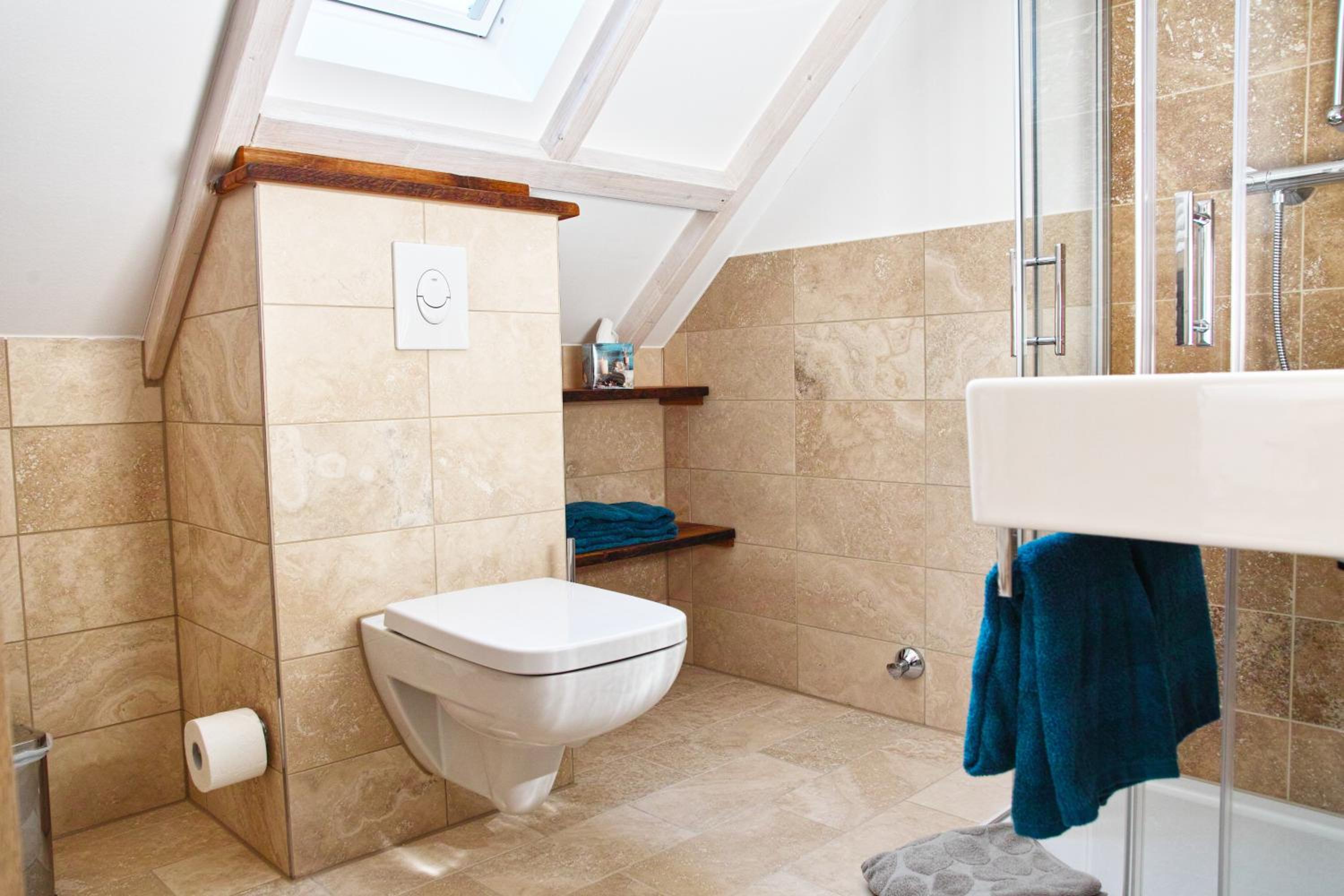 Deluxe Double Room (2 Adults + 1 Child) photo 2