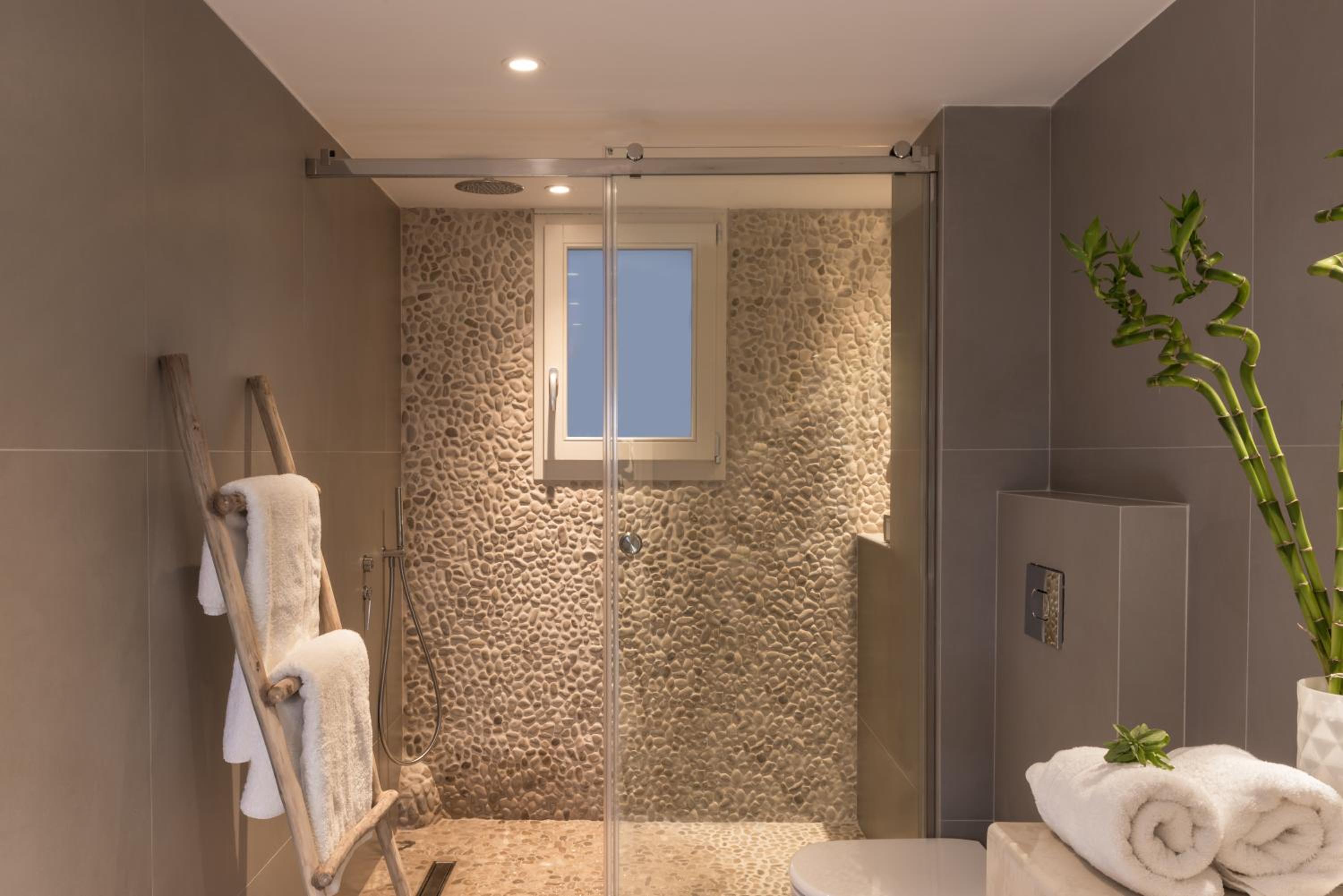 Deluxe Suite with Sea View and Hot Tub photo 3