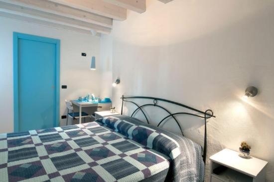 Deluxe Room - Photo 3