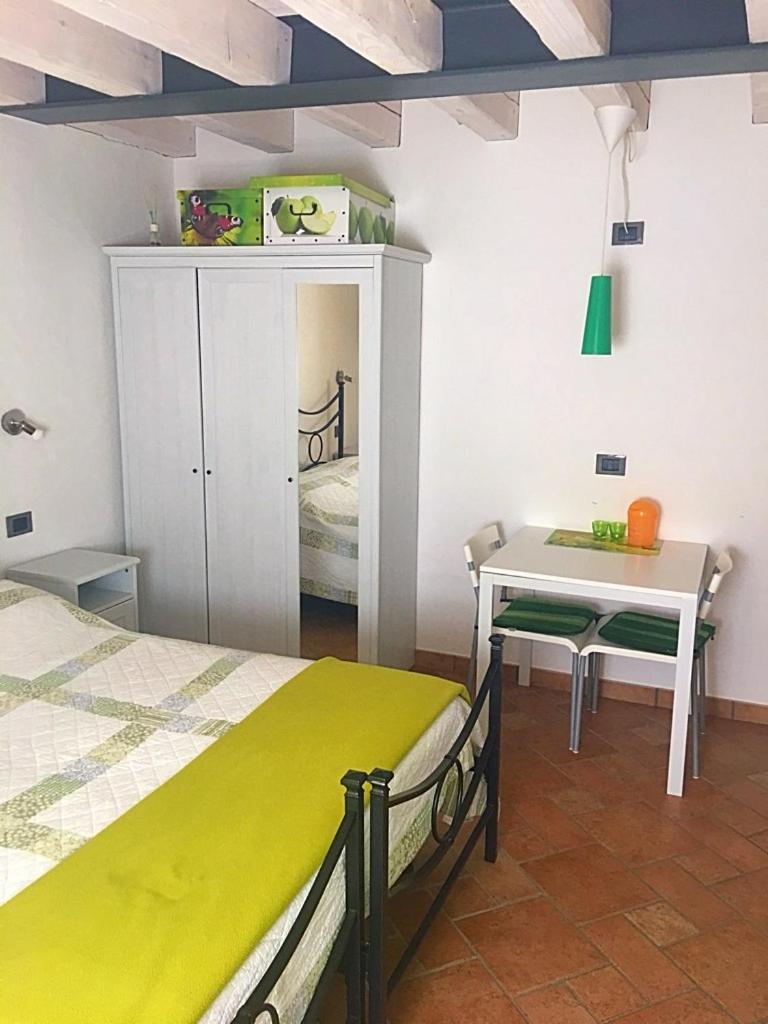 Large Double Room photo 1