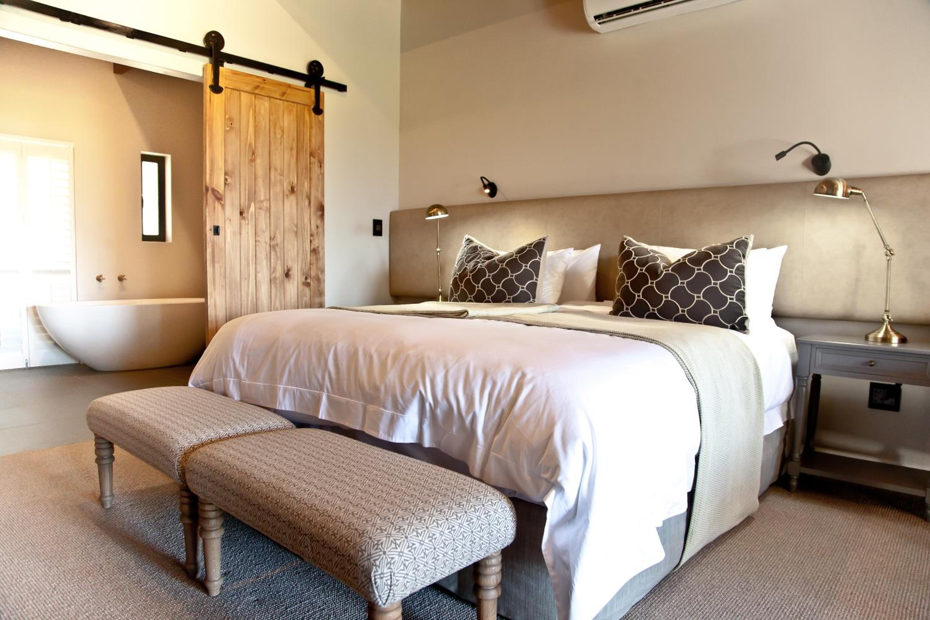 Deluxe Double or Twin Room with Mountain View
