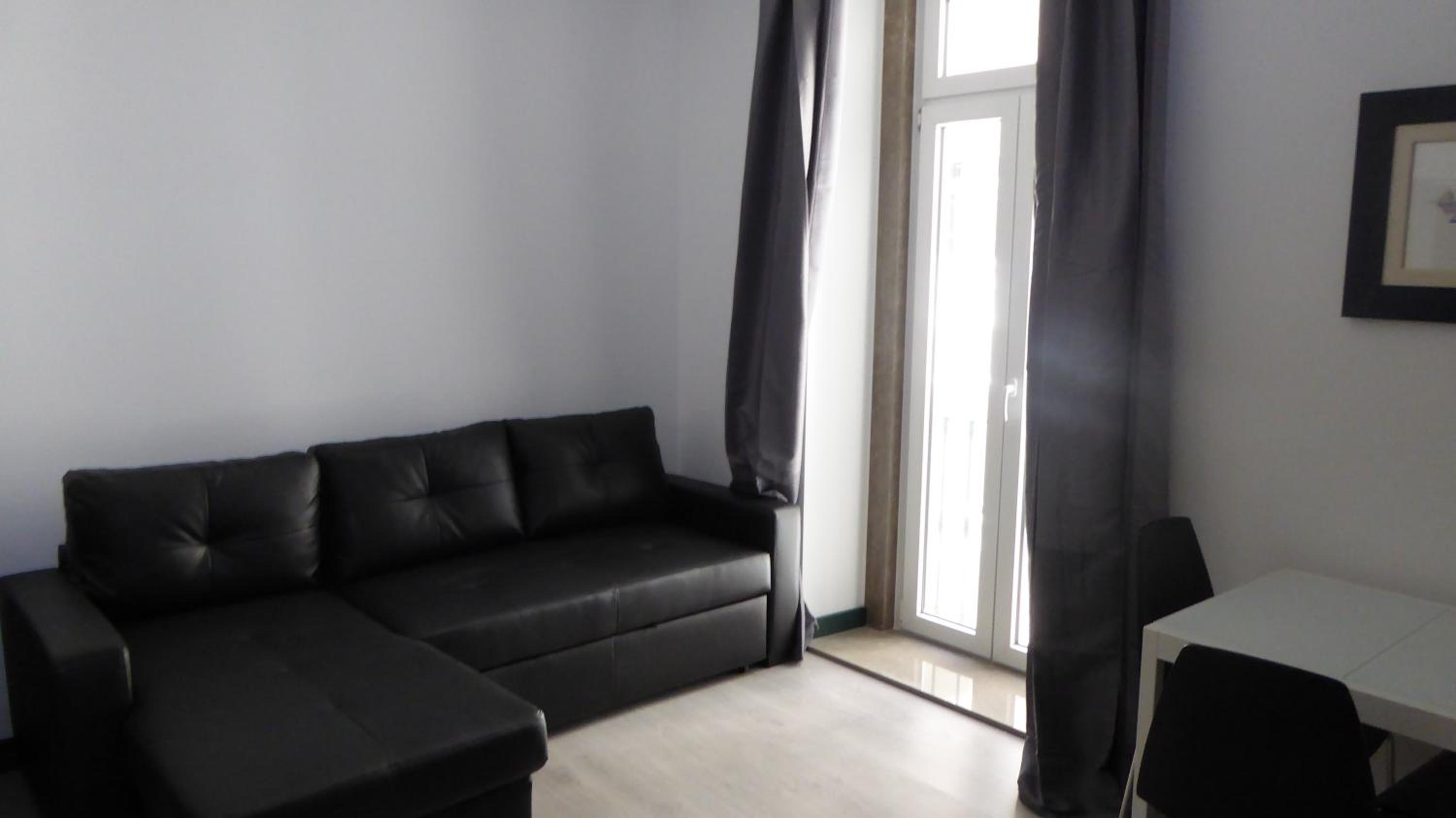 One-Bedroom Apartment photo 2