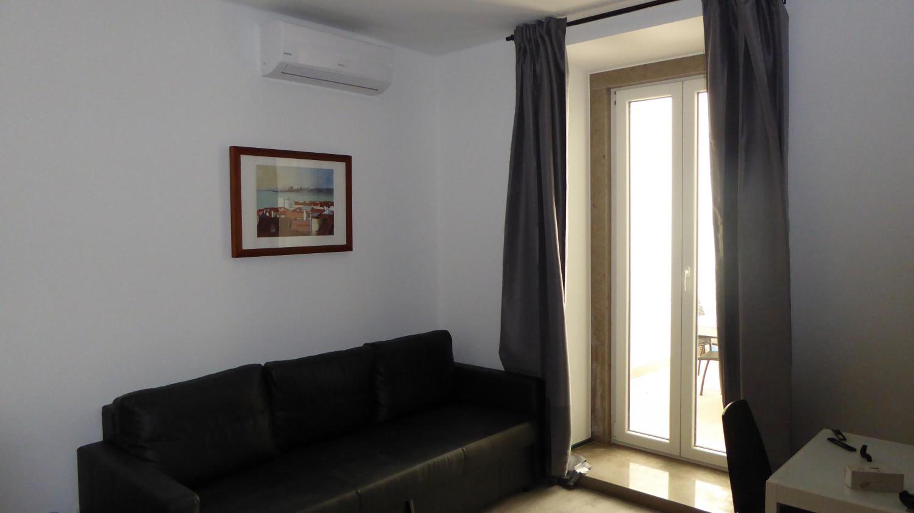 One-Bedroom Apartment photo 2