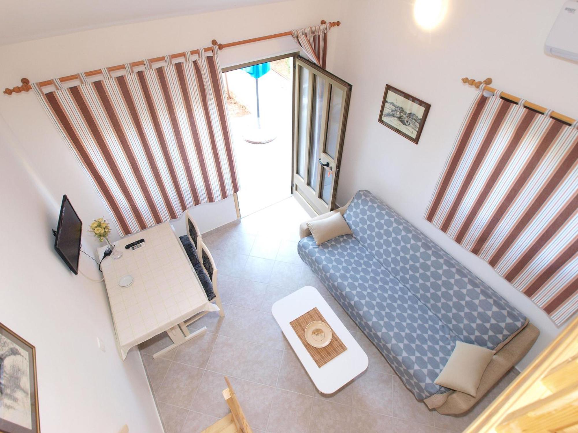 Studio Apartment photo 2