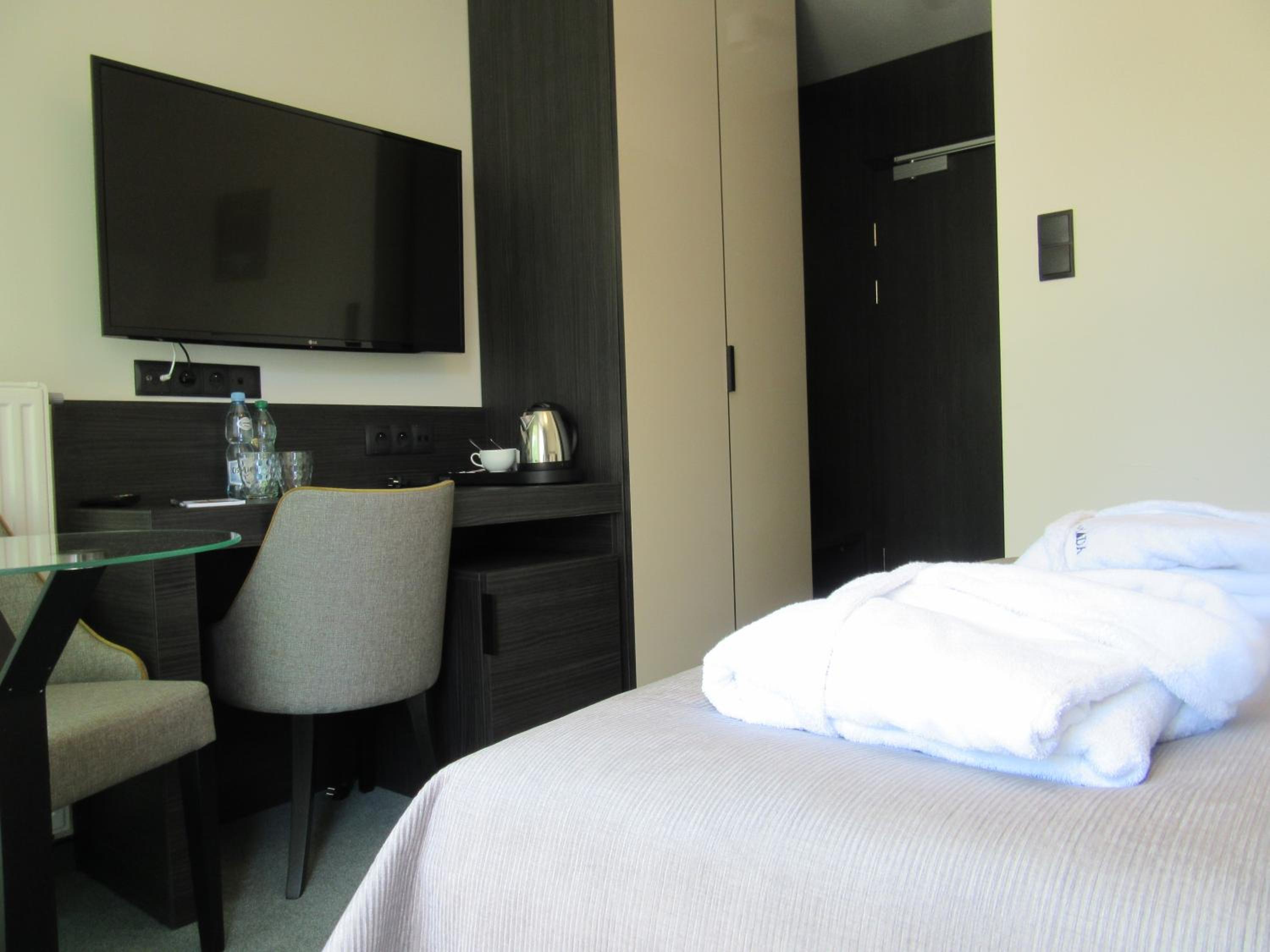 Small Double Room photo 1