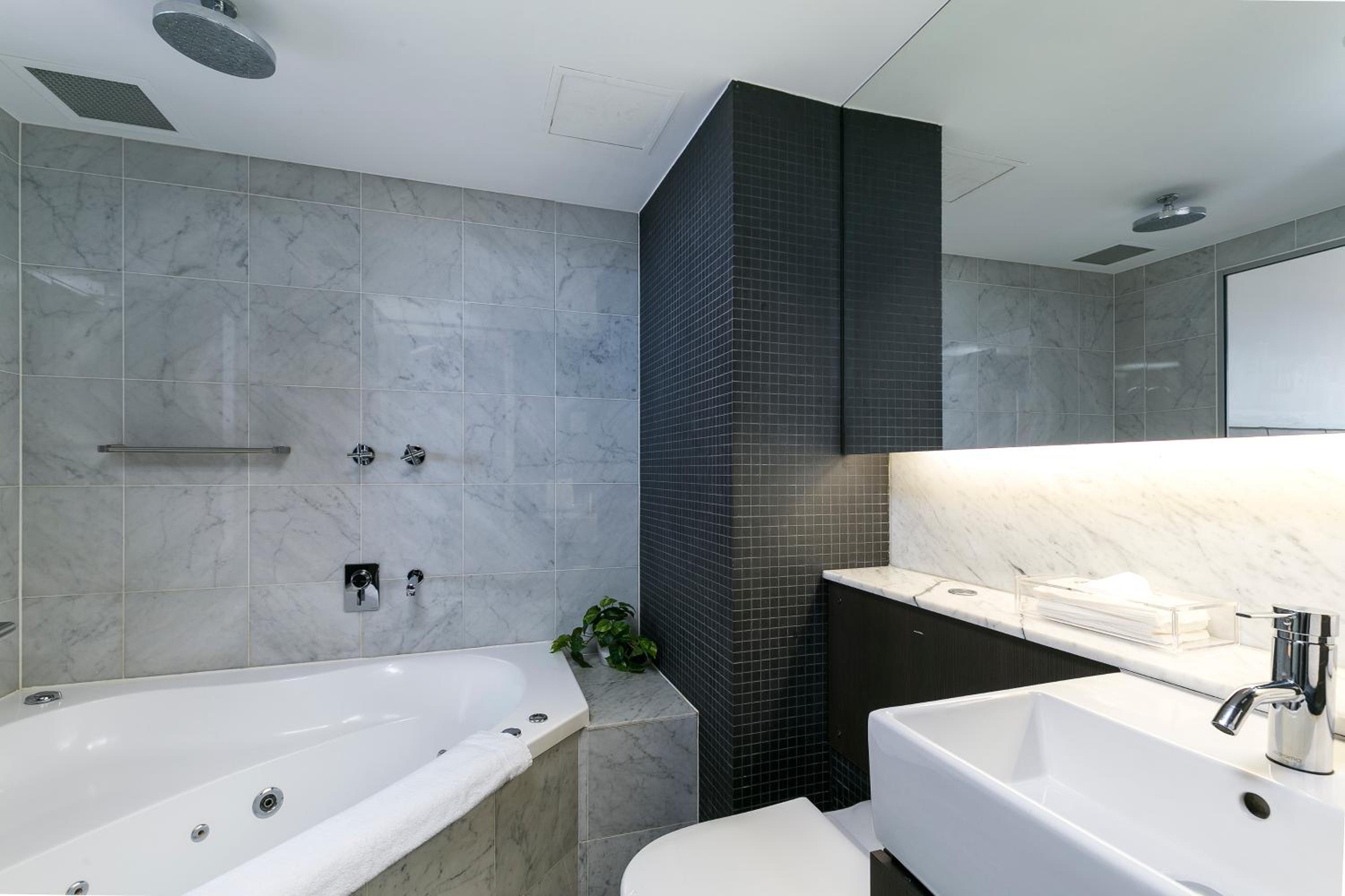 Soho Spa Suite - Photo 3