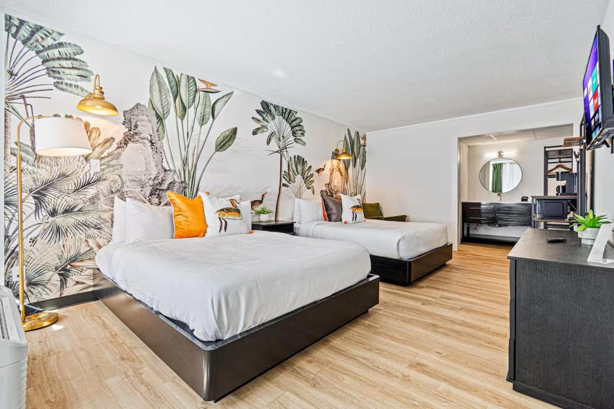 Deluxe Queen Room