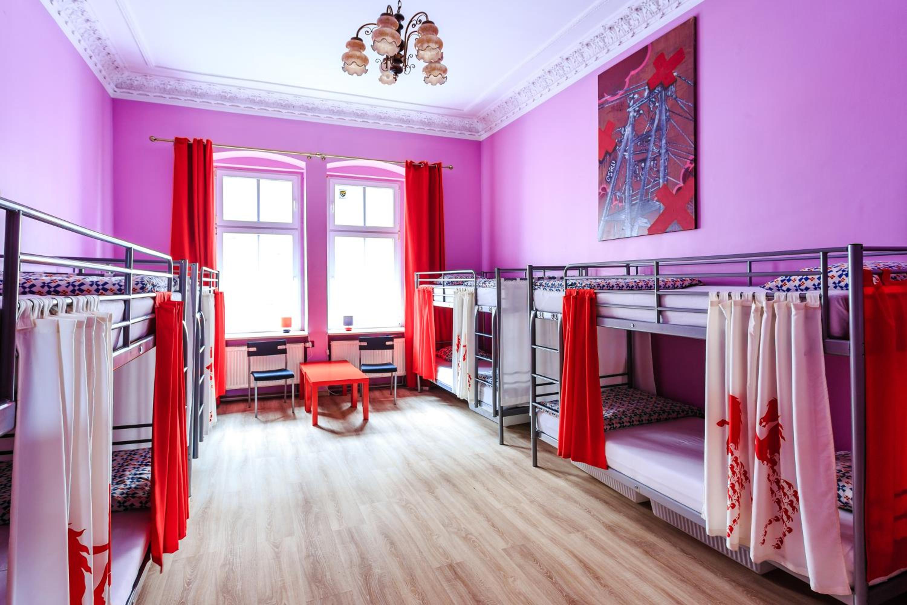 Bed in 10-Bed Mixed Dormitory Room photo 1