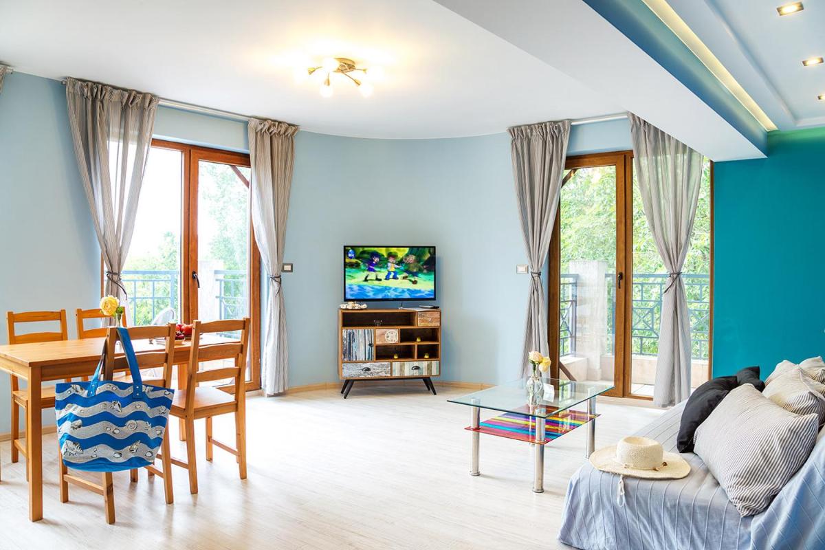Apartment with Terrace photo 2