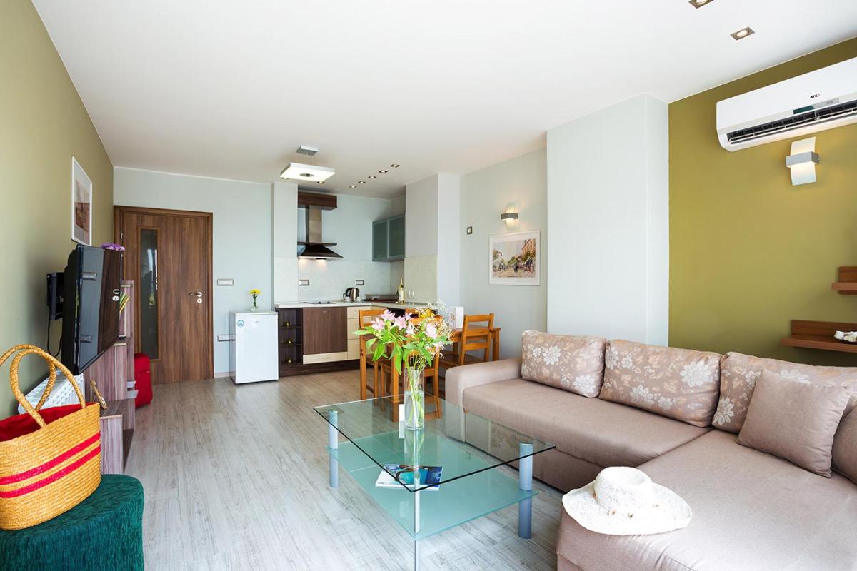 Apartment with Sea View photo 2