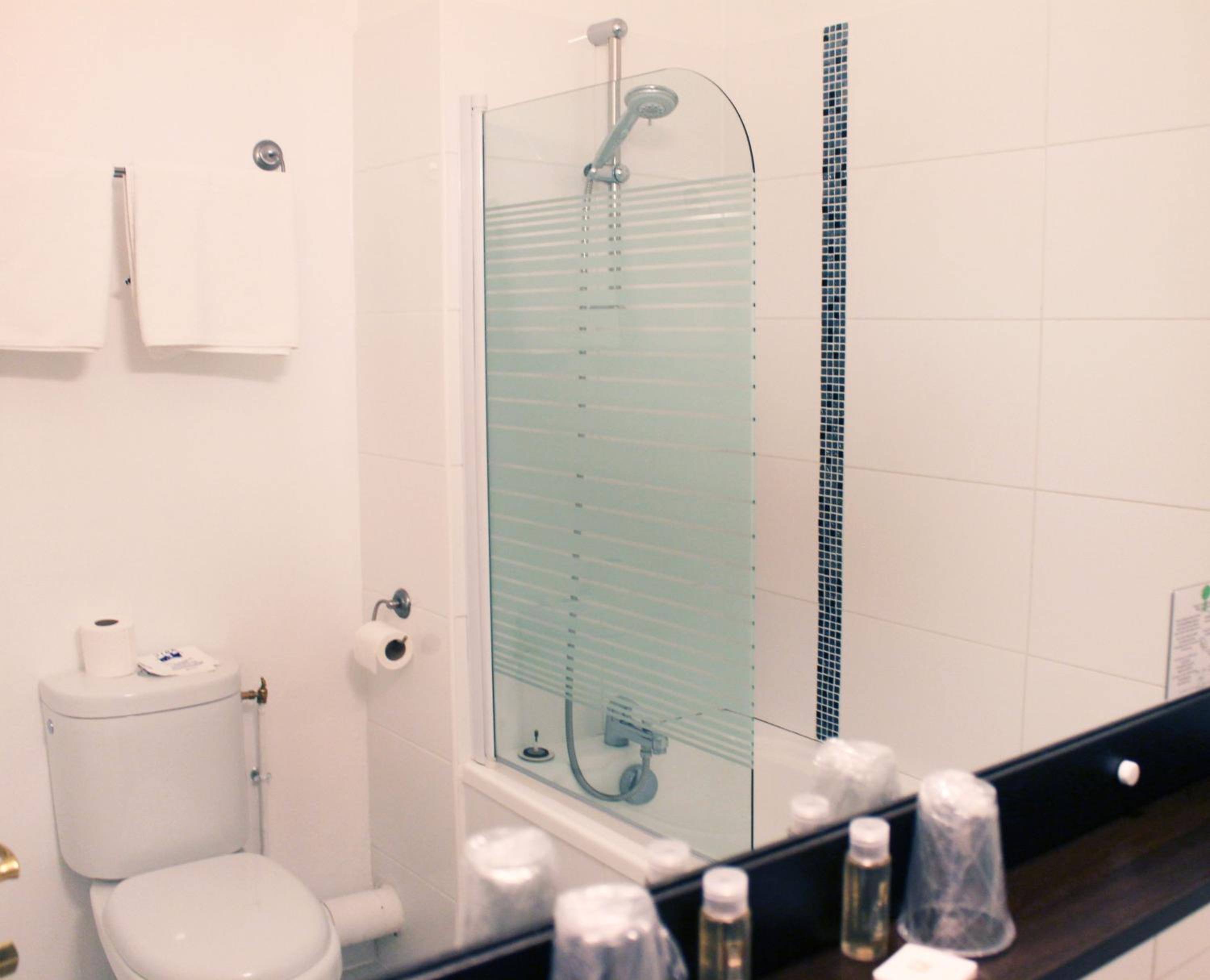 Standard Double Room - Photo 4