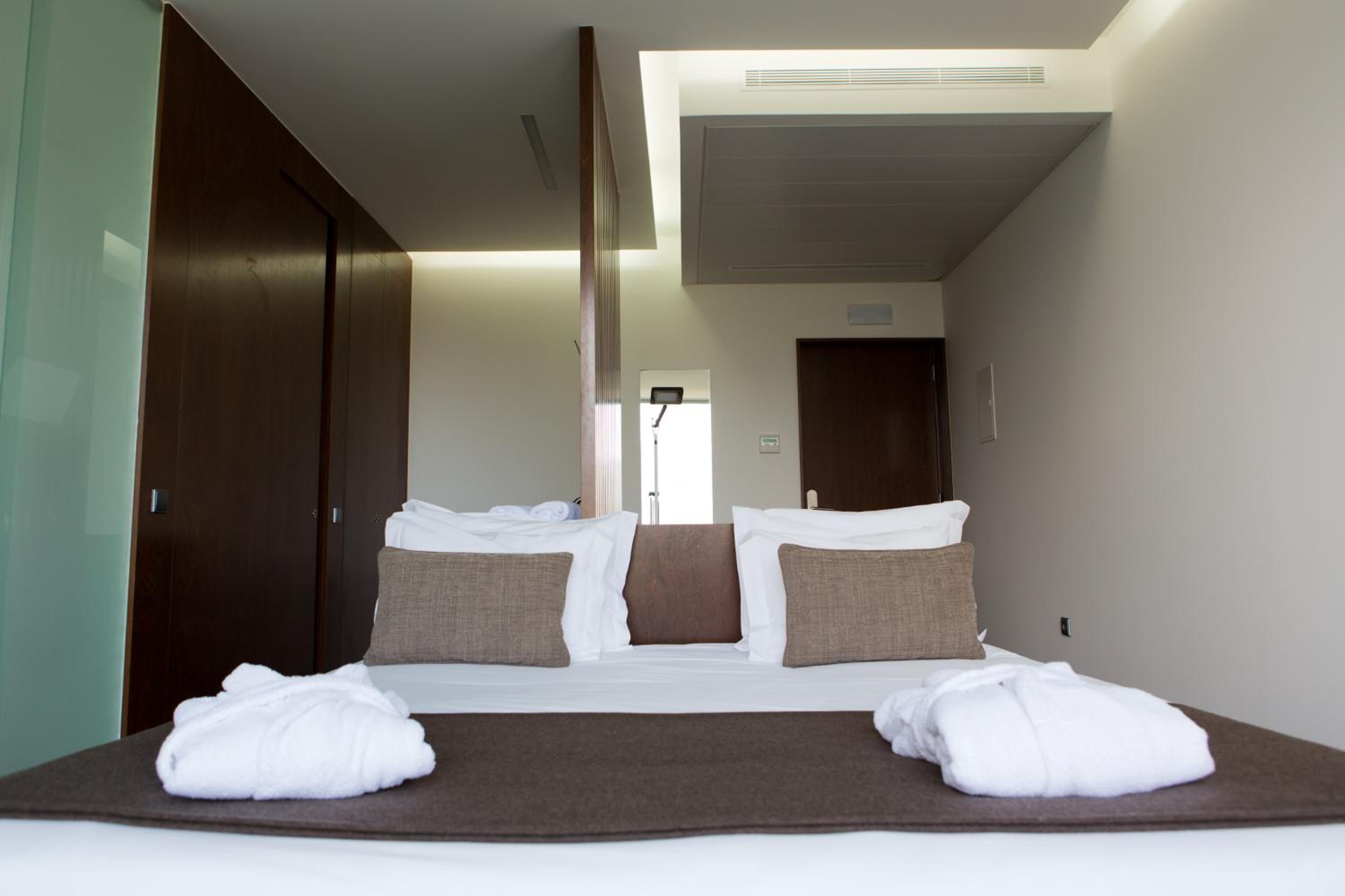 Twin/Double Room with Garden View - Photo 7