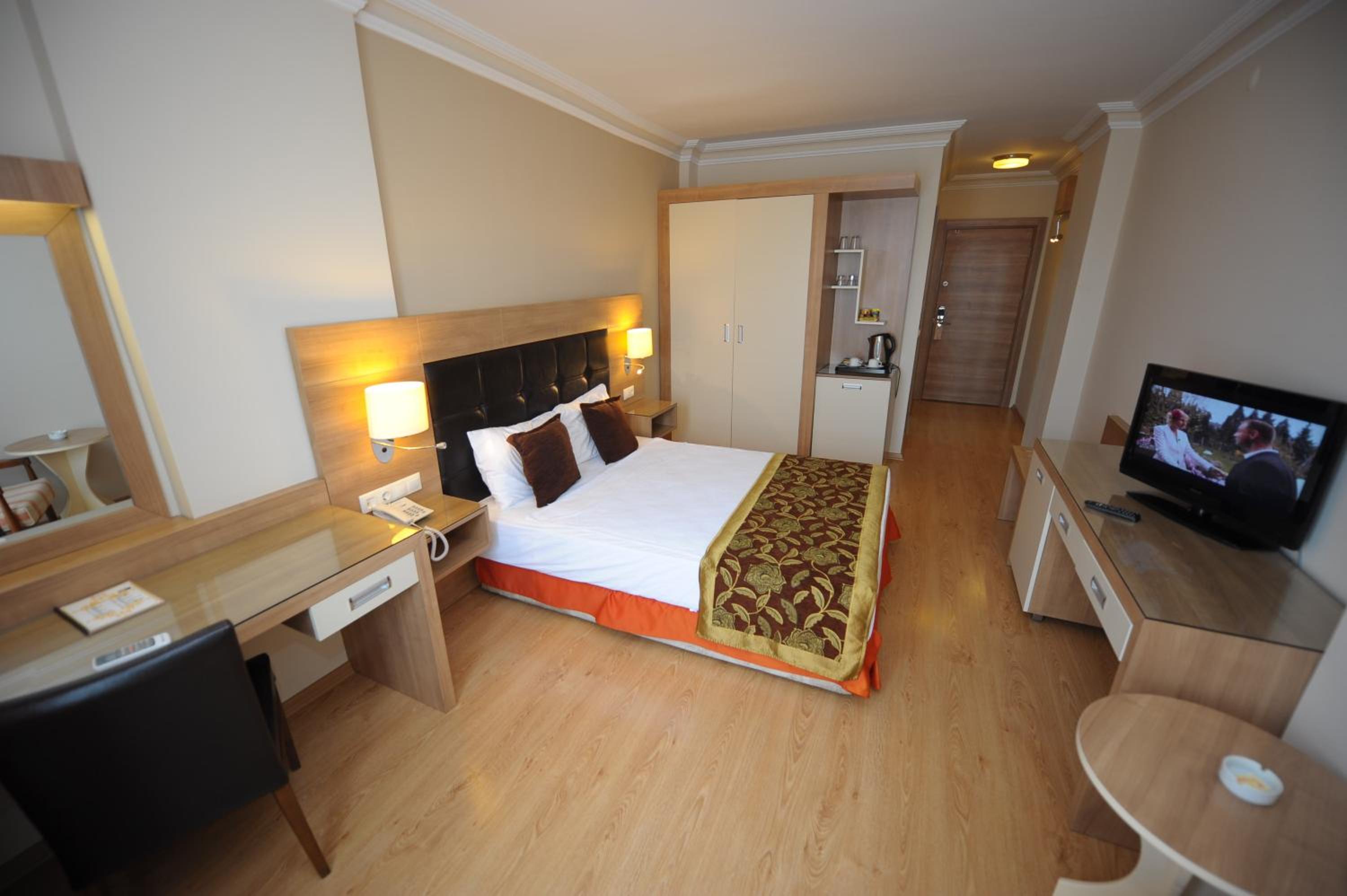 Superior Double or Twin Room - Photo 8