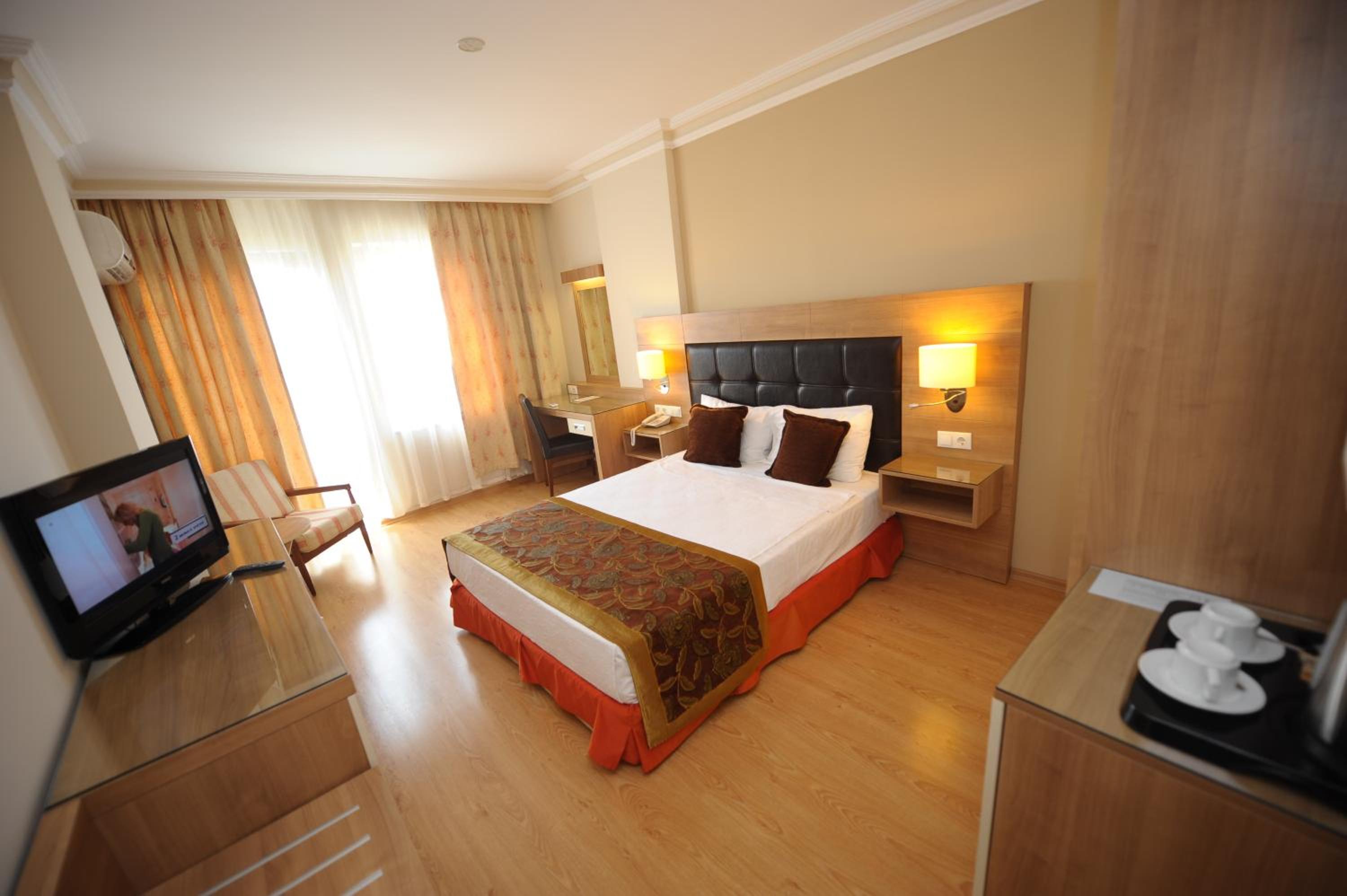 Superior Double or Twin Room - Photo 7