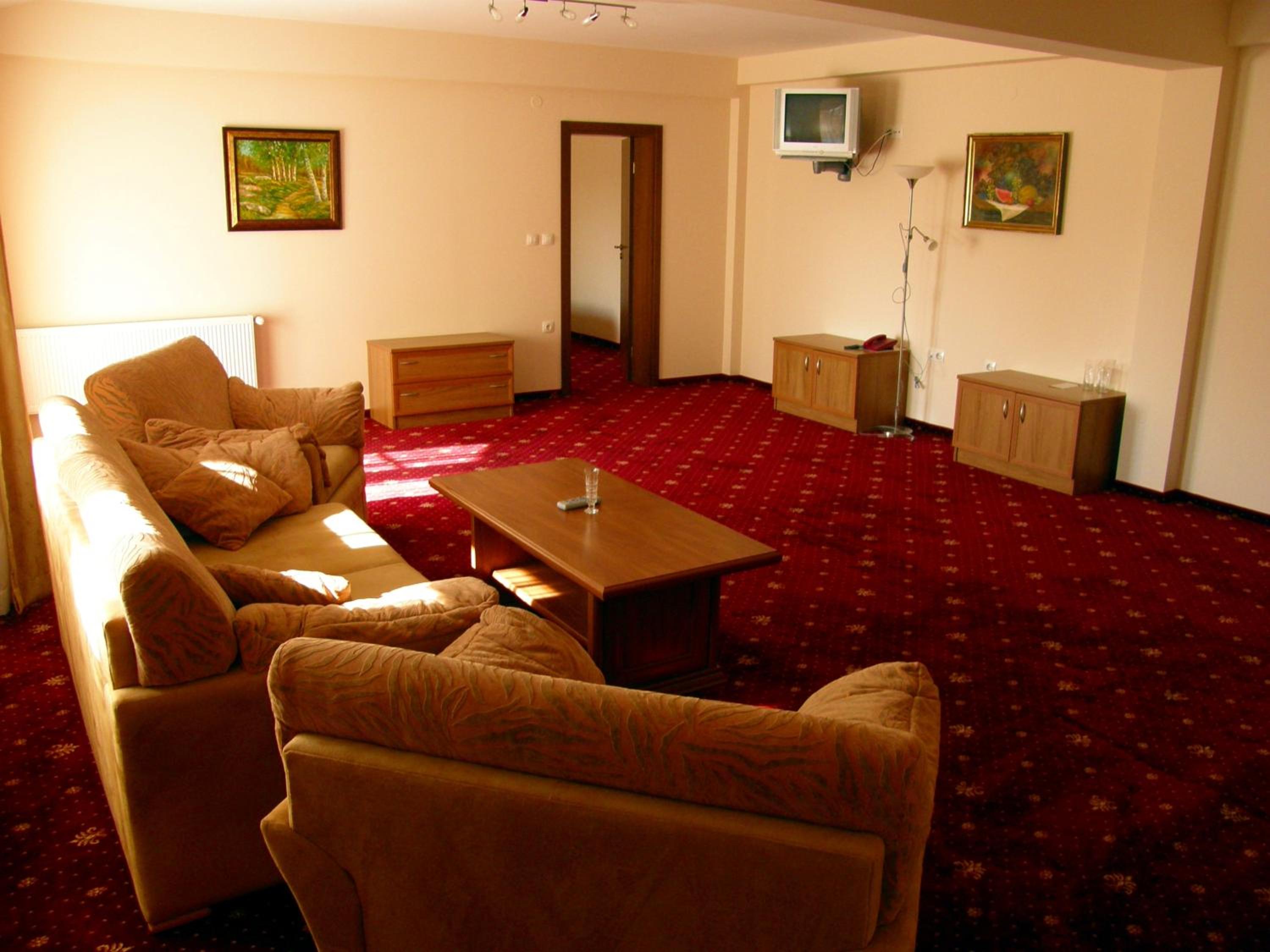 Deluxe One-Bedroom Suite