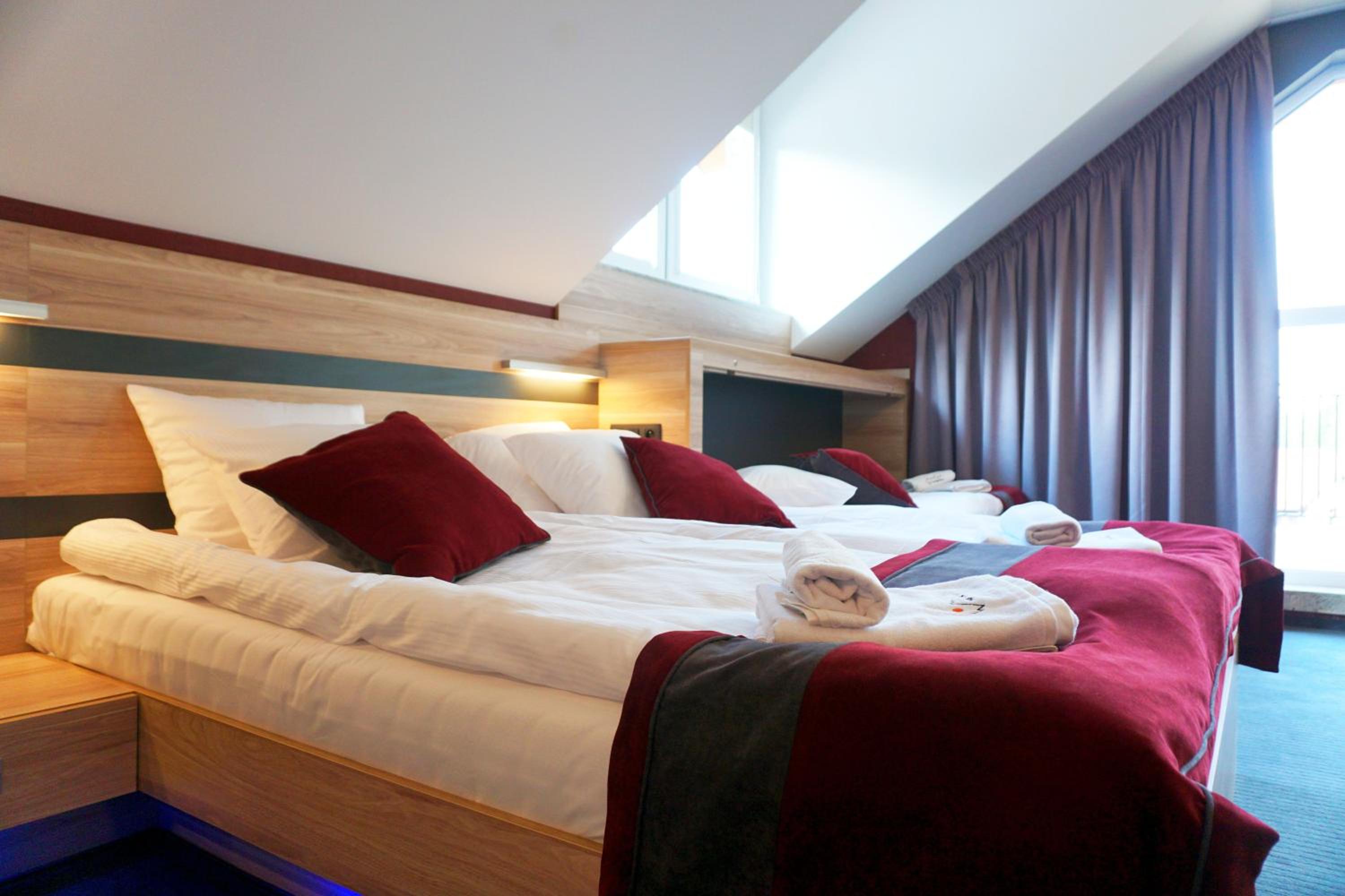 Superior Quadruple Room - Photo 21