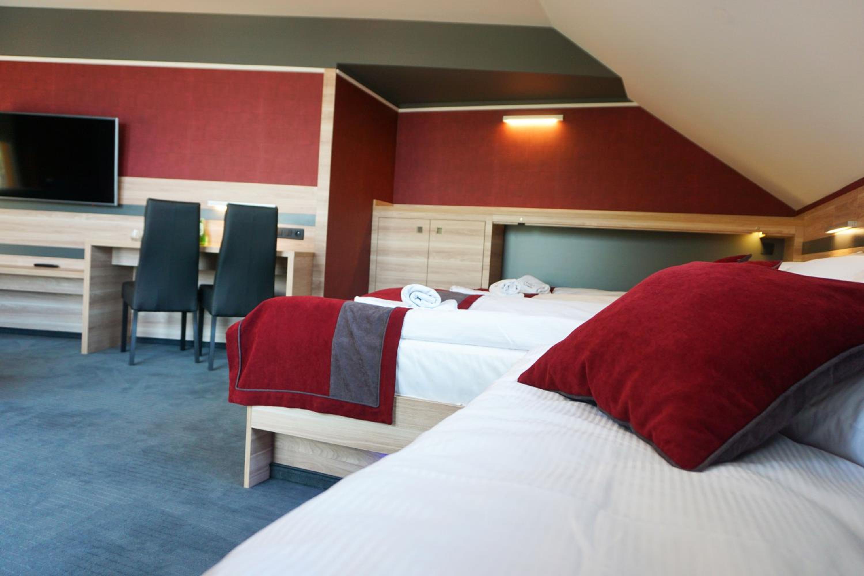 Superior Quadruple Room - Photo 26