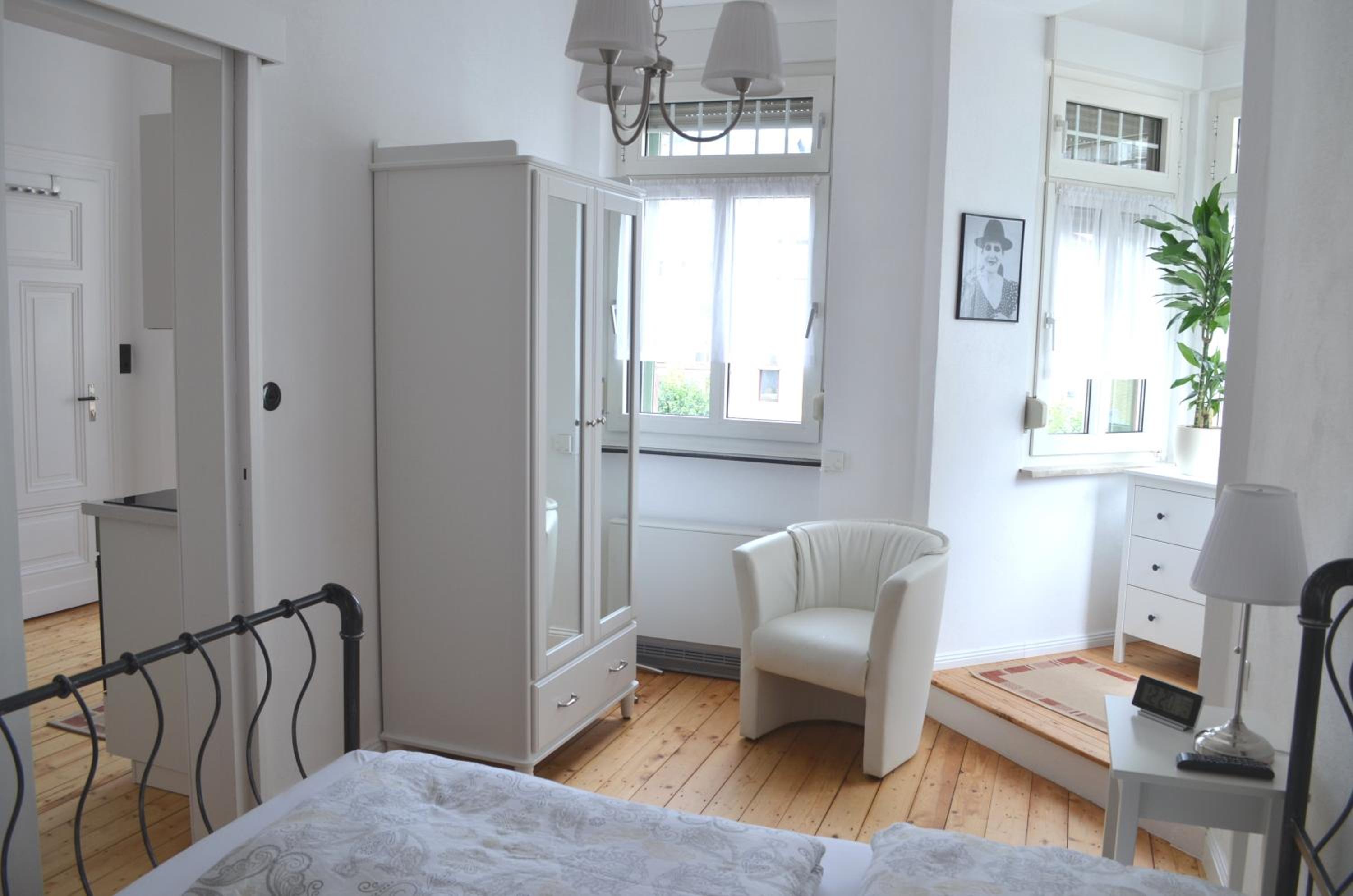 One-Bedroom Apartment photo 2